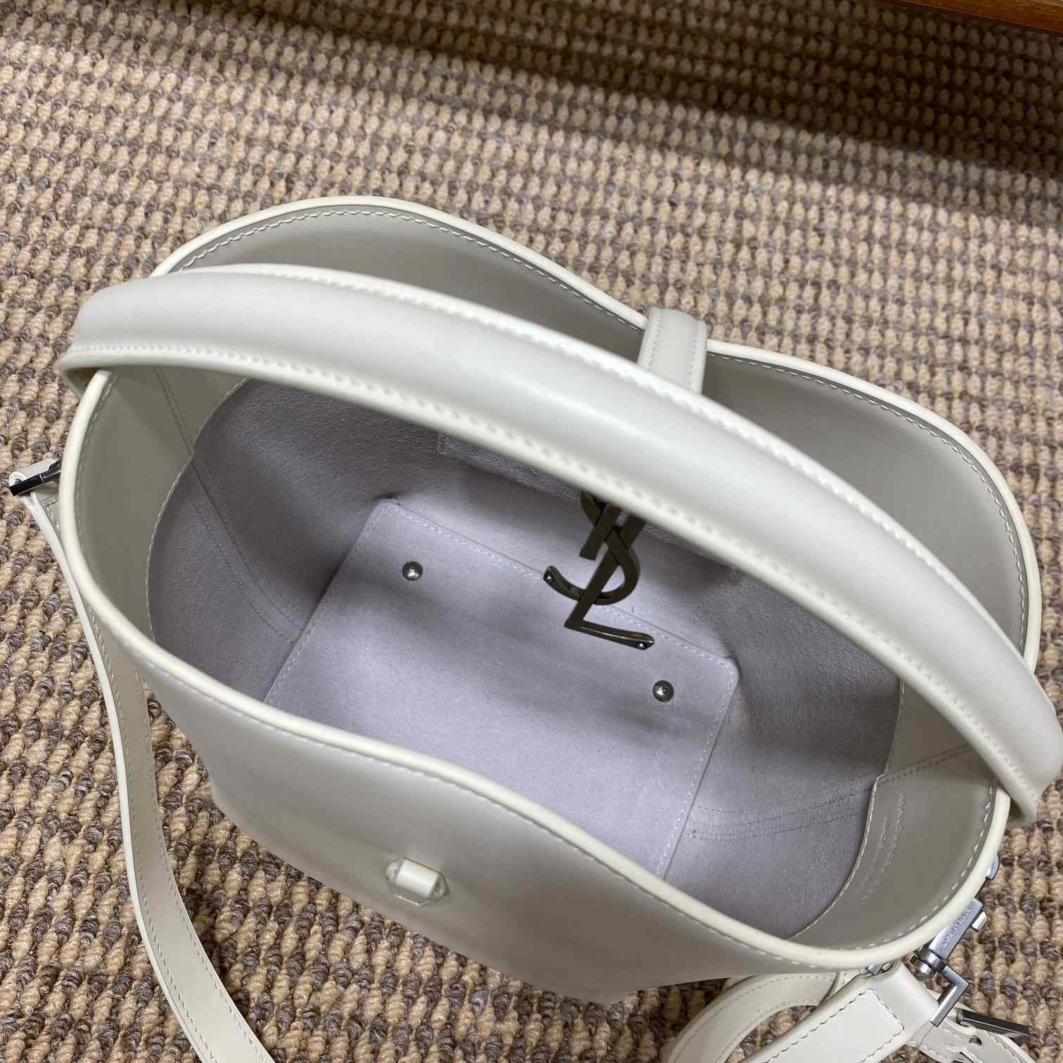 Saint Laurent Le 37 Small In Shiny Leather - 