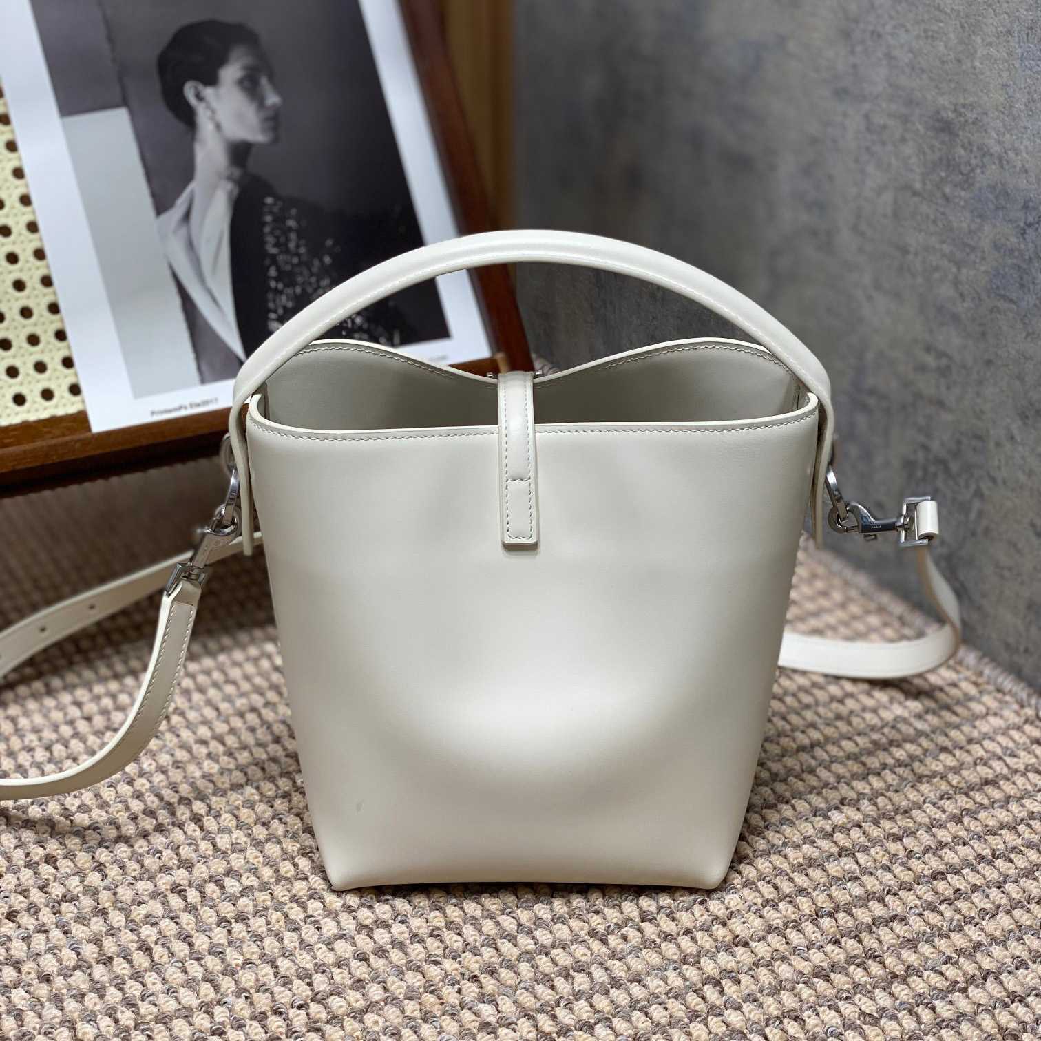 Saint Laurent Le 37 Small In Shiny Leather - 