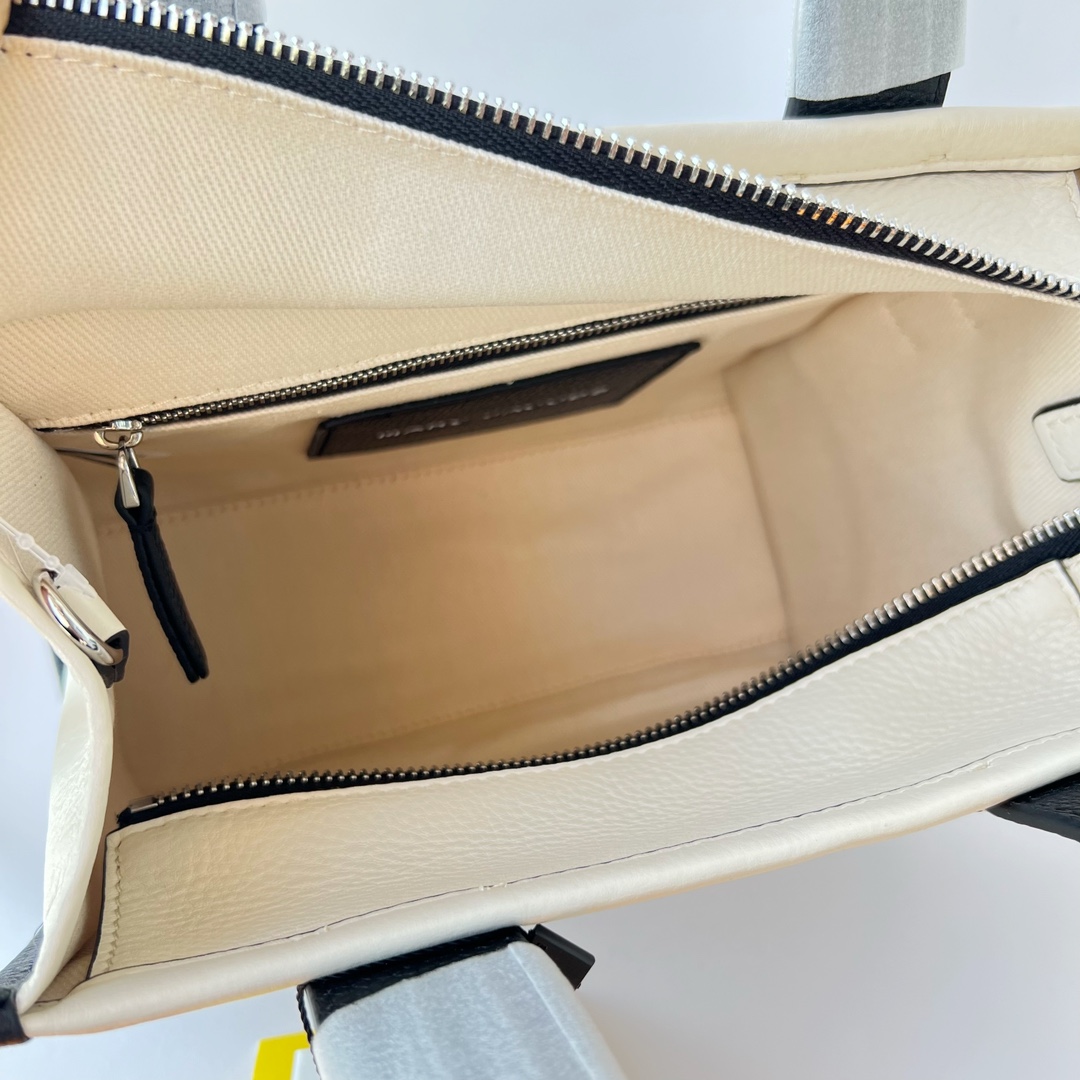 Marc Jacobs The colorblock Tote Bag  (26-20-13cm) - 
