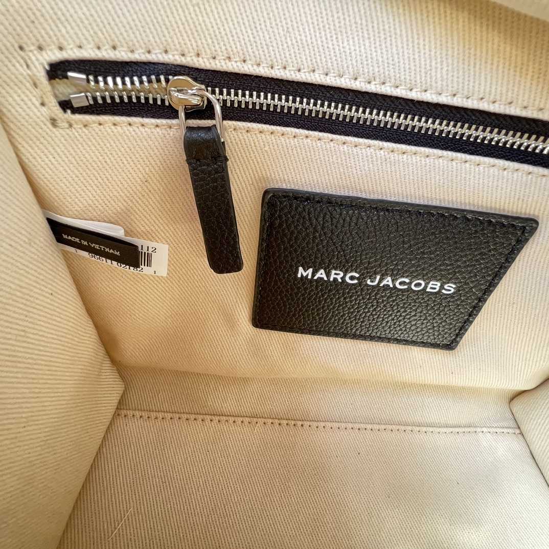 Marc Jacobs The colorblock Tote Bag  (26-20-13cm) - 