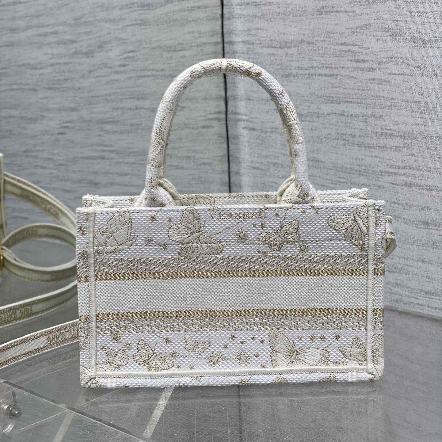 Dior Medium Lady D-Lite Bag - 