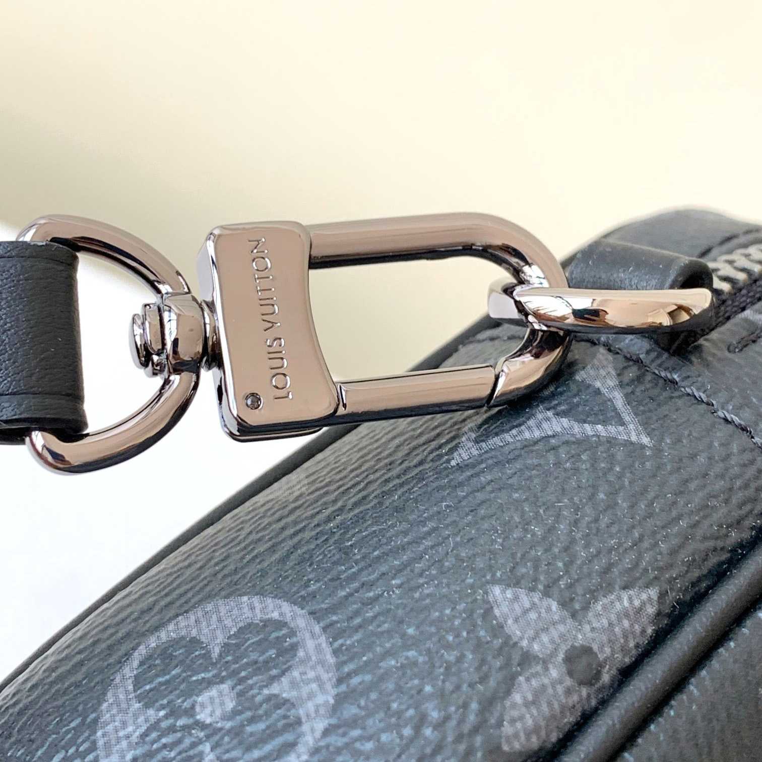 Louis Vuitton Nano Porte Documents Voyage   M82770 - 