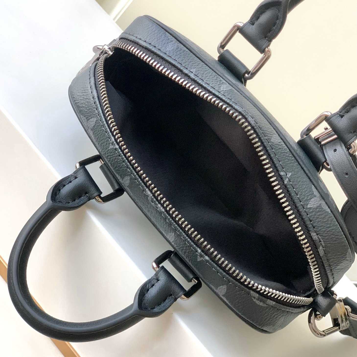 Louis Vuitton Nano Porte Documents Voyage   M82770 - 