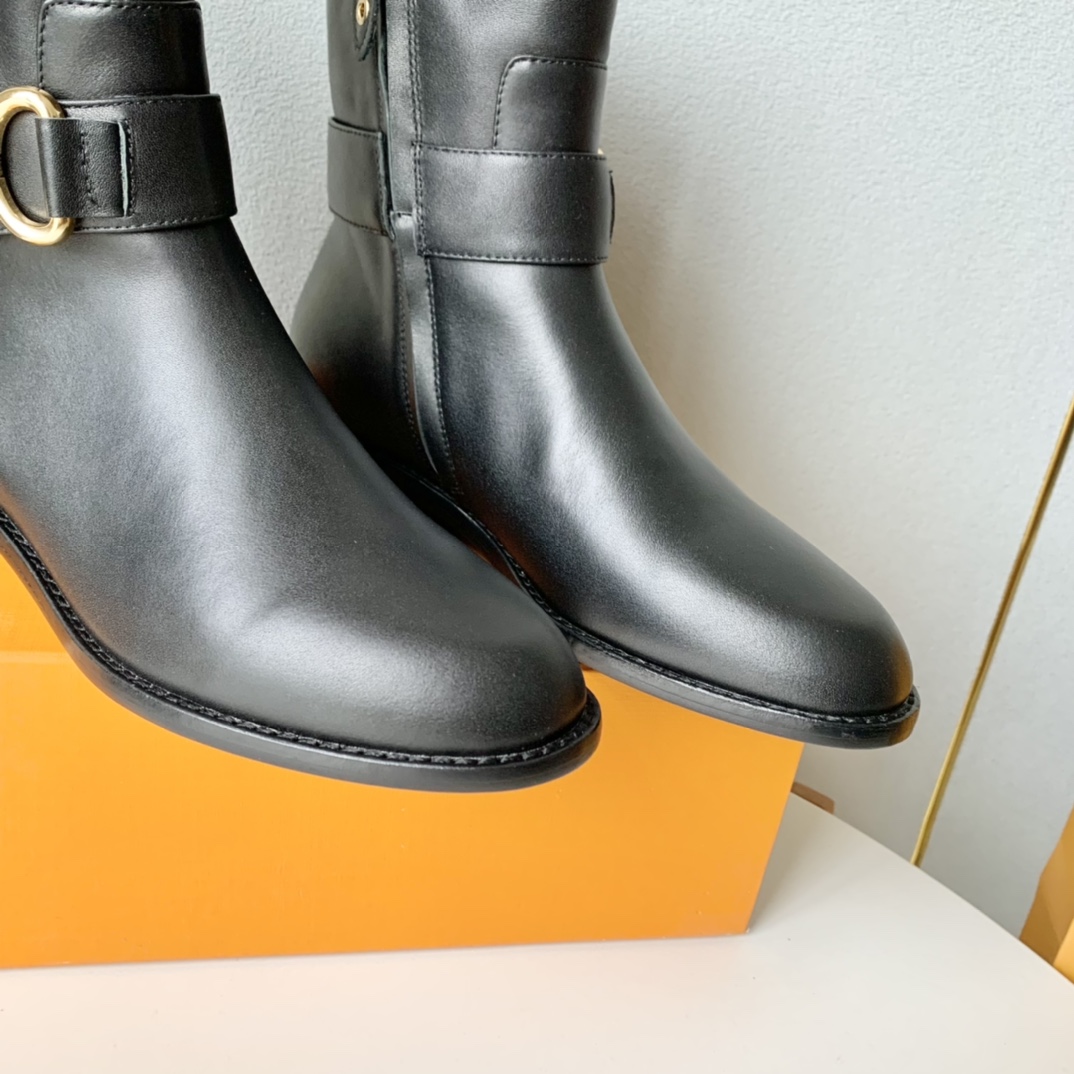 Louis Vuitton Westside Flat Ankle Boot   - 