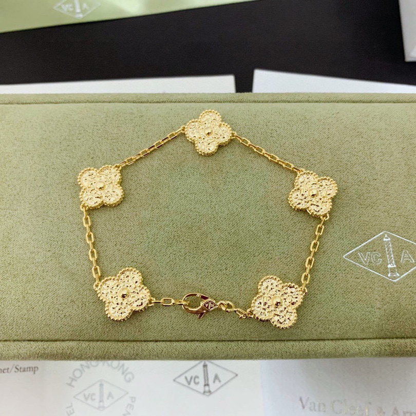 Van Cleef & Arpels Vintage Alhambra Bracelet - 