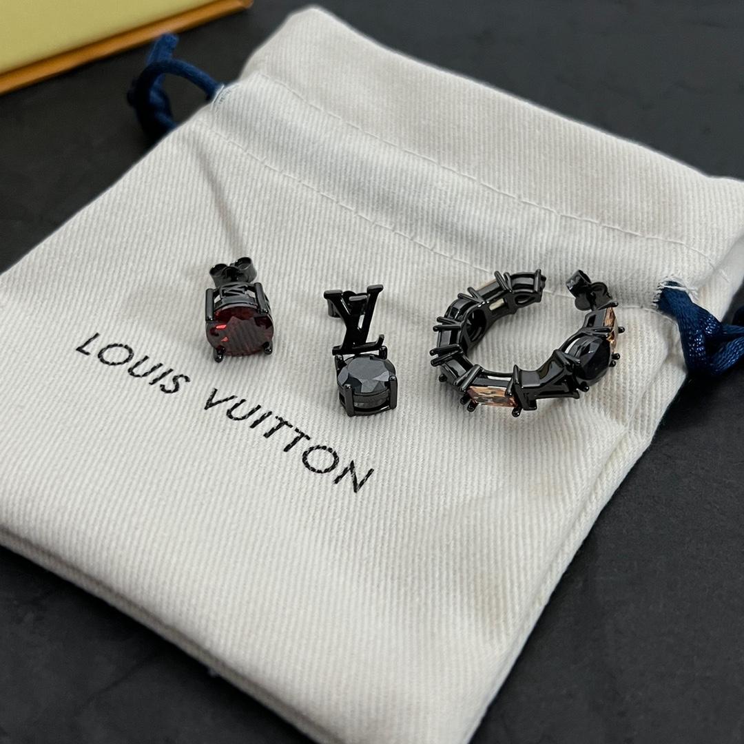 Louis Vuitto LV Light Set Of Earrings     M01405 - 
