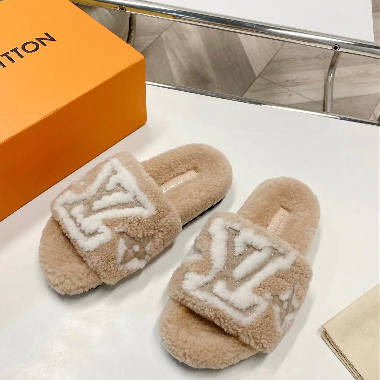 Louis Vuitton Paseo Flat Comfort Mule    - 