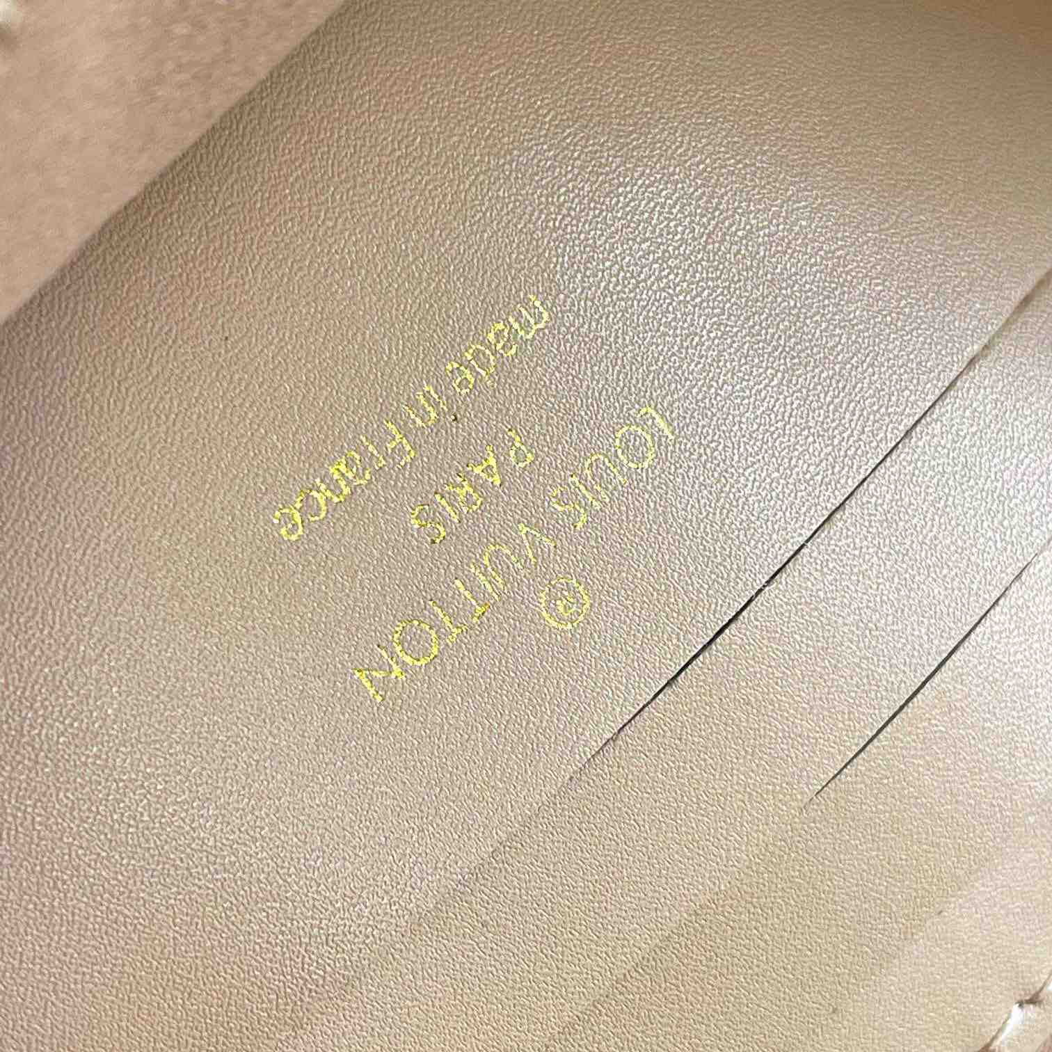 Louis Vuitton Wallet on Chain Ivy    M83091 - 