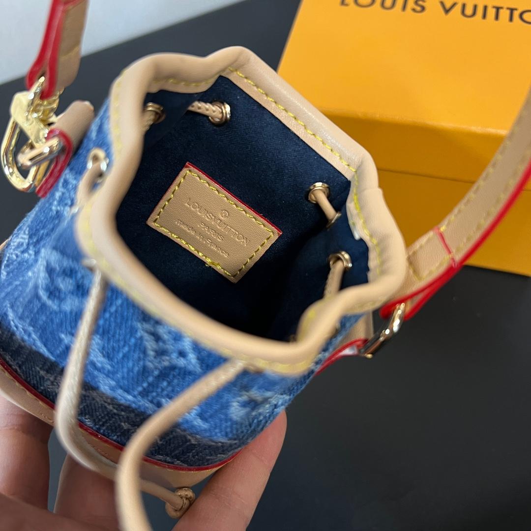 Louis Vuitton Micro Noe Bag Charm   M01700 - 