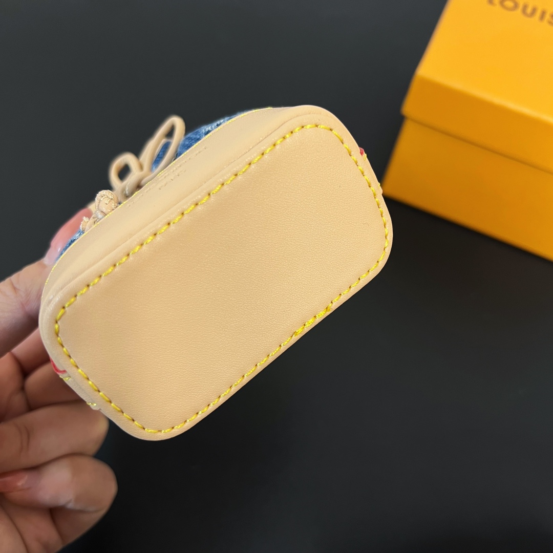 Louis Vuitton Micro Noe Bag Charm   M01700 - 