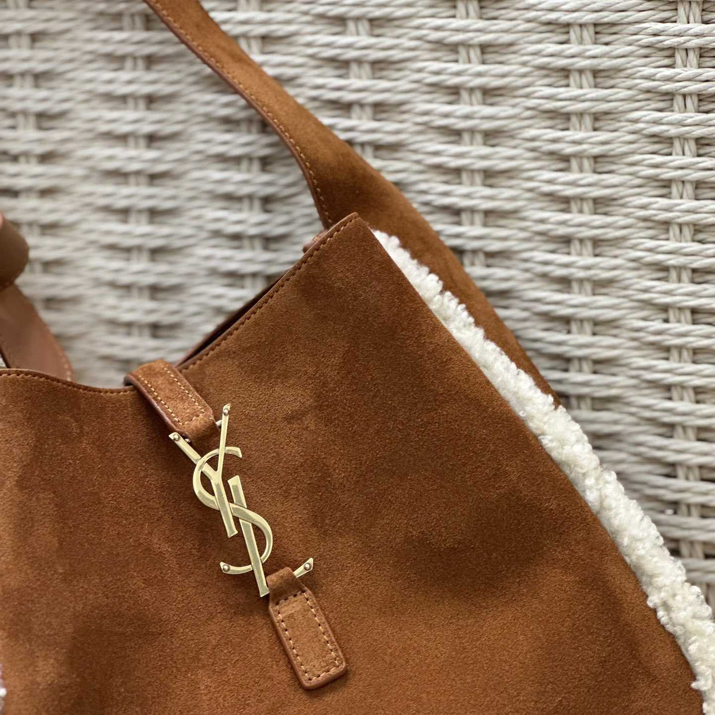 Saint Laurent LE 5 À 7 Supple Small In Suede And Shearling - 