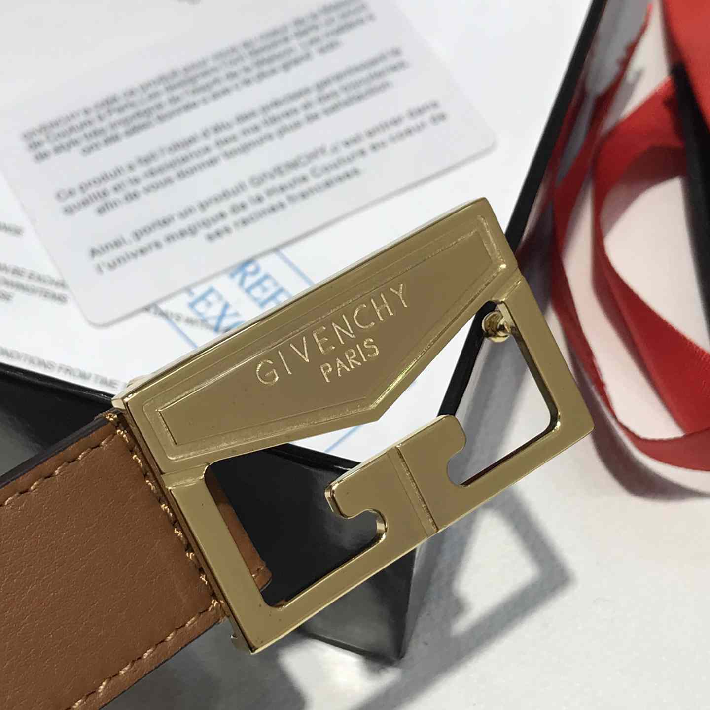 Givenchy  Leather Belt      30mm - 