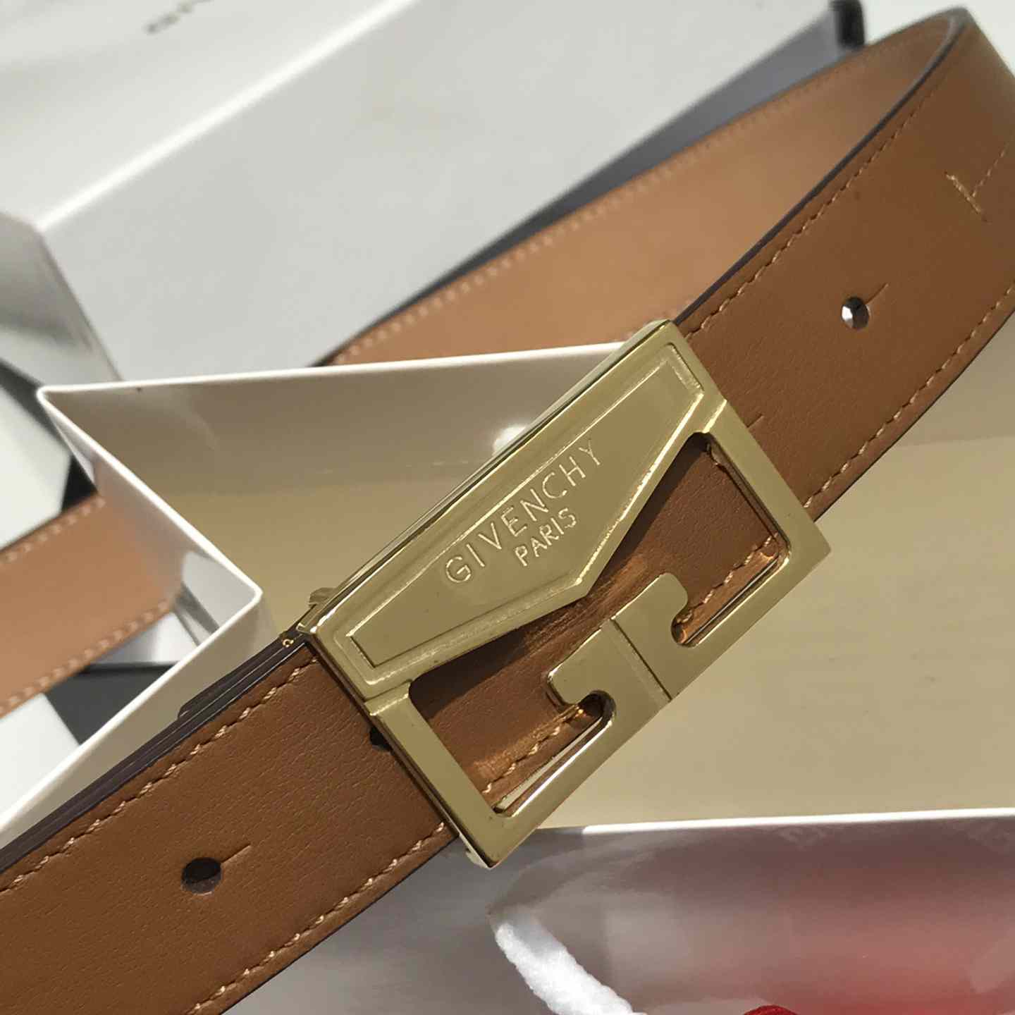 Givenchy  Leather Belt      30mm - 