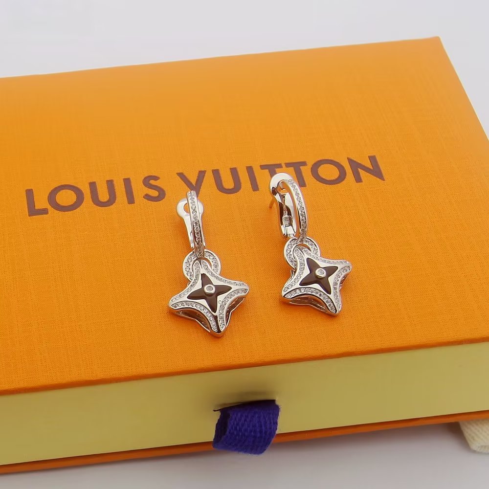 Louis Vuitton Ever Blossom Earrings - 