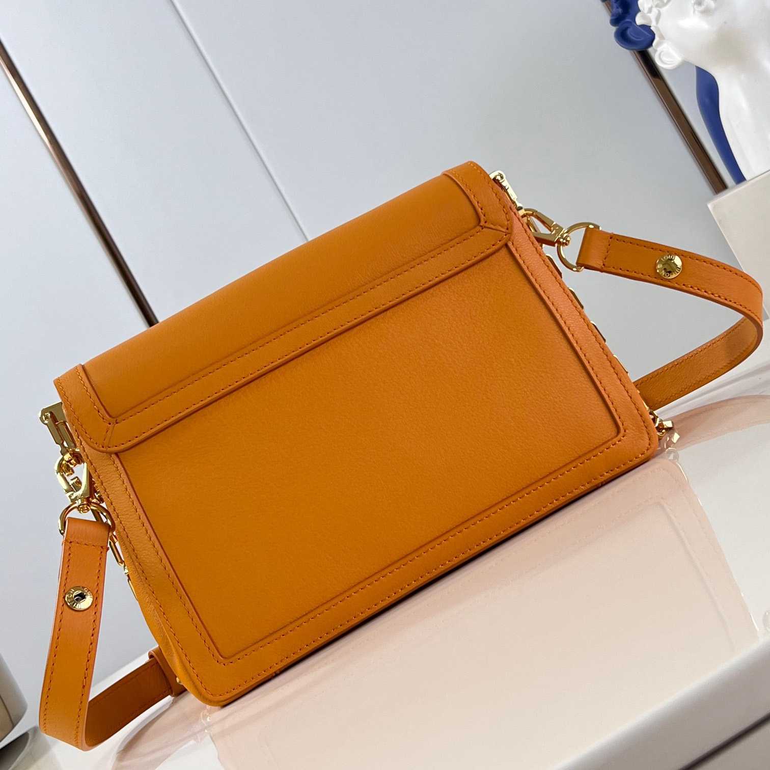 Louis Vuitton Dauphine Soft MM   M25048 - 