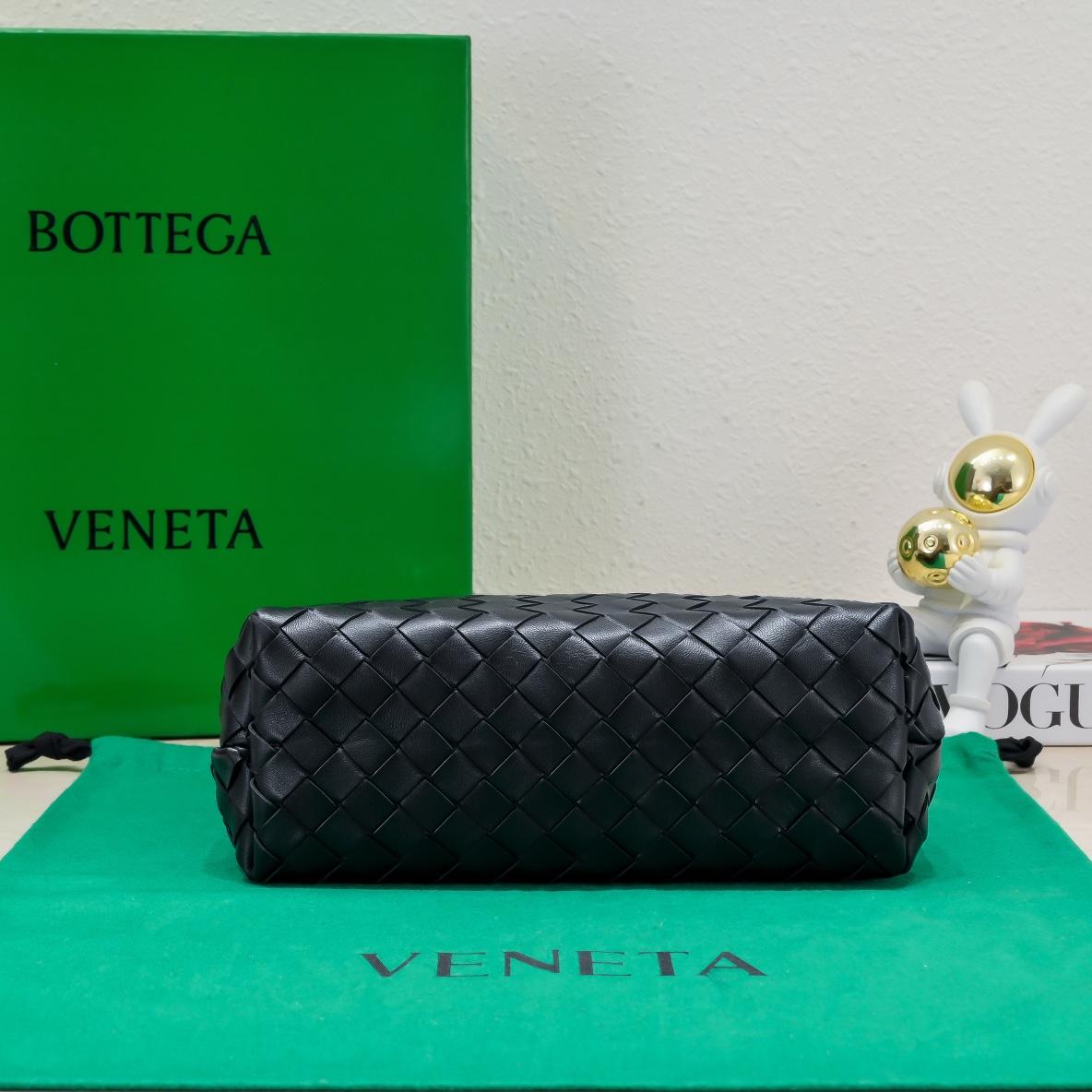 Bottega Veneta Small Andiamo With Chain - DesignerGu