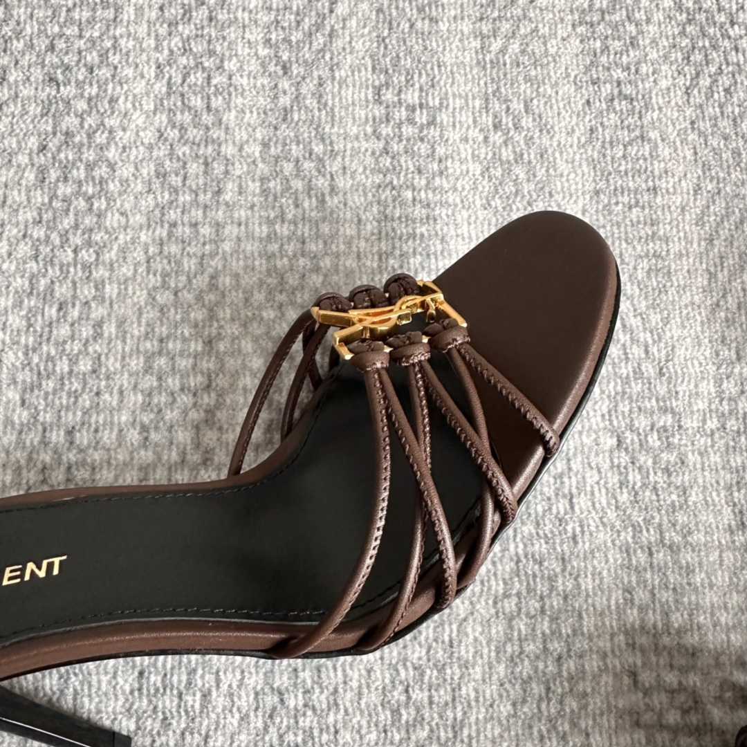 Saint Laurent Babylone Sandals In Smooth Leather - 