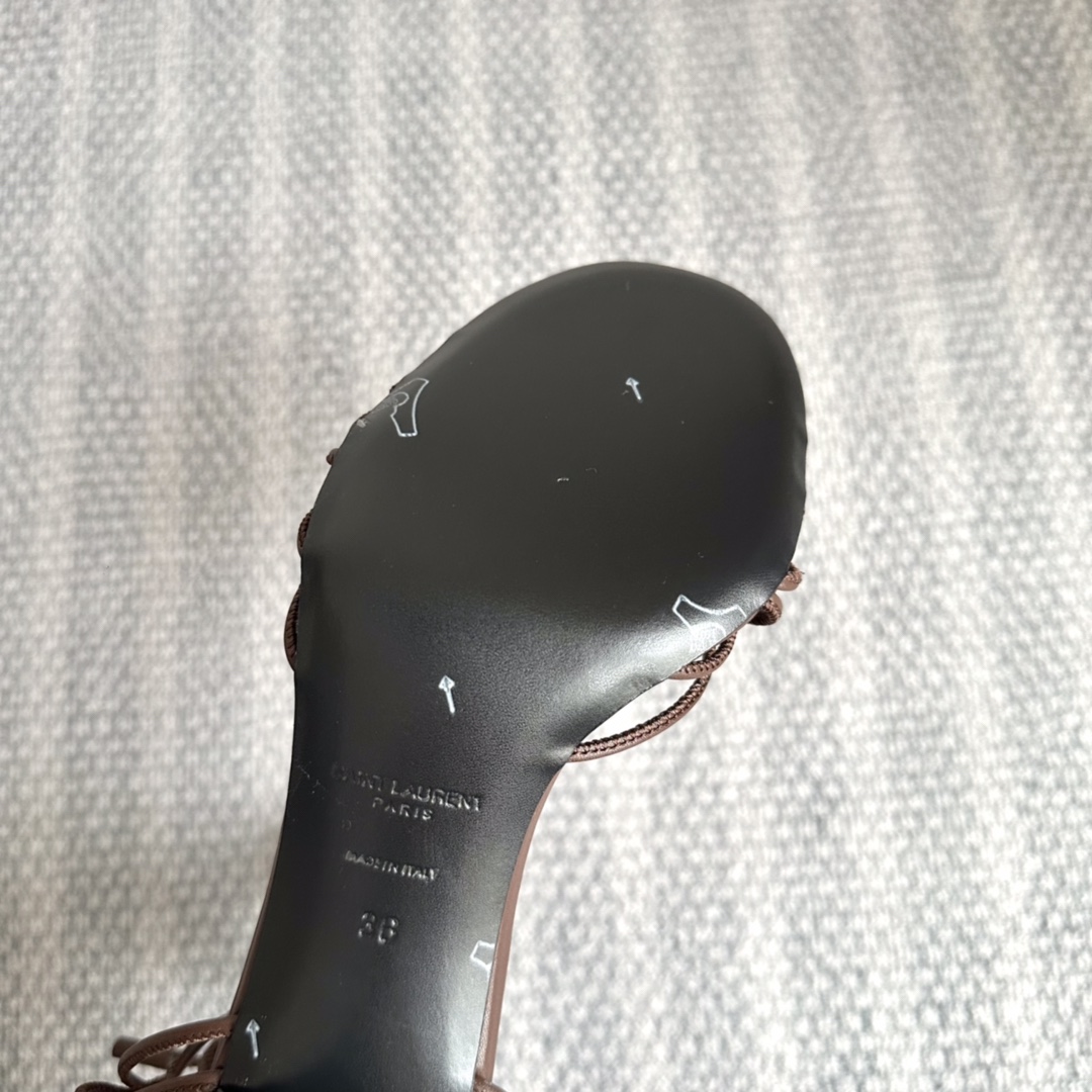 Saint Laurent Babylone Sandals In Smooth Leather - 
