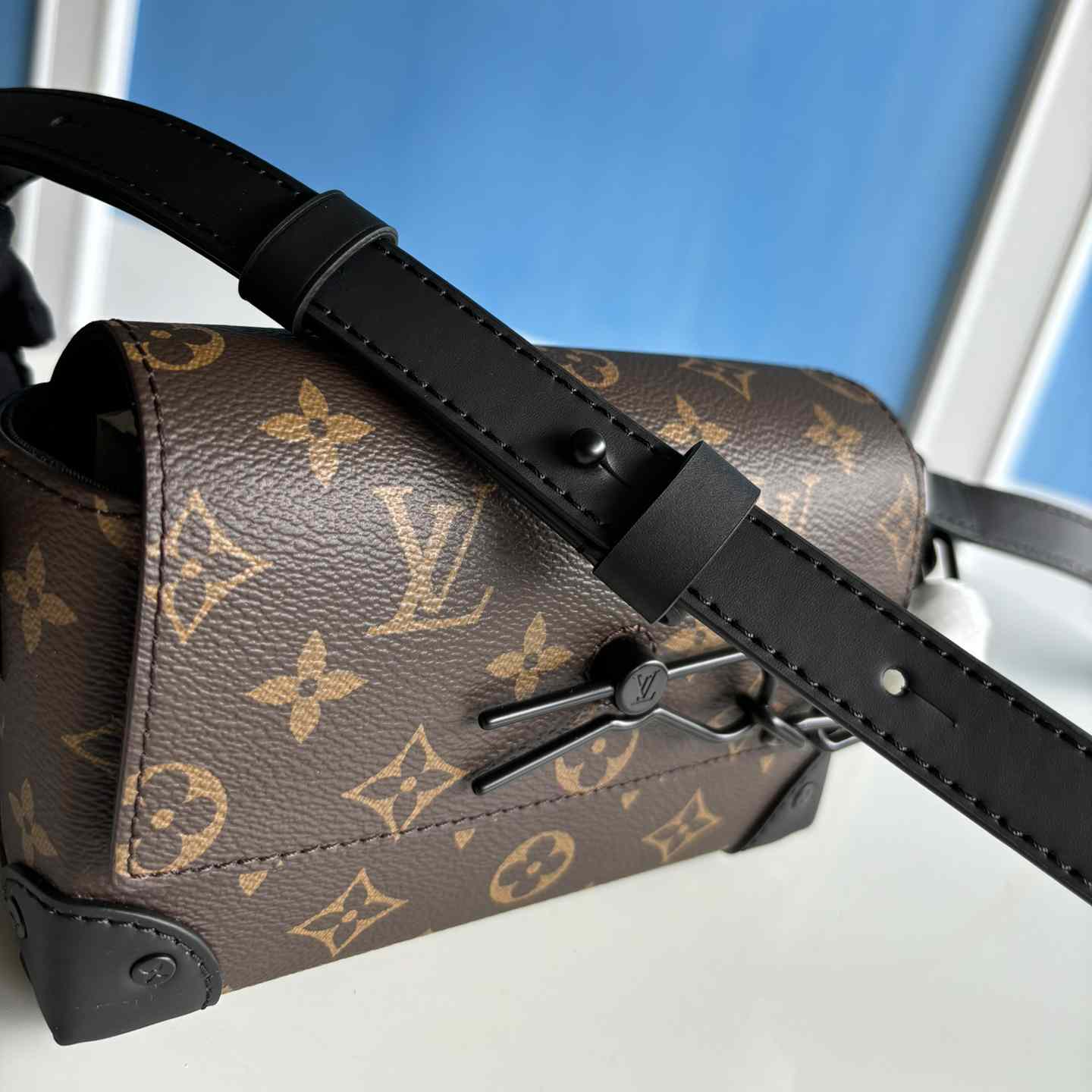 Louis Vuitton Steamer Wearable Wallet  M83613 - 