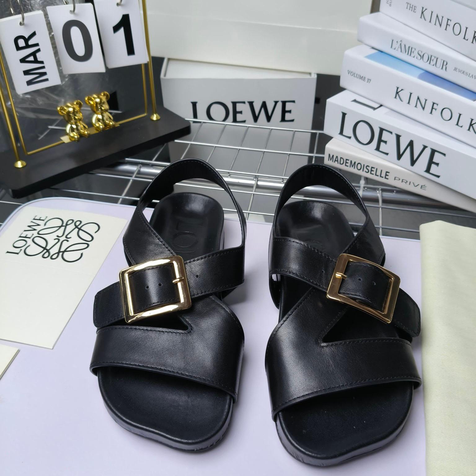 Loewe Ease Buckle Sandal In Vegetal Calfskin - 