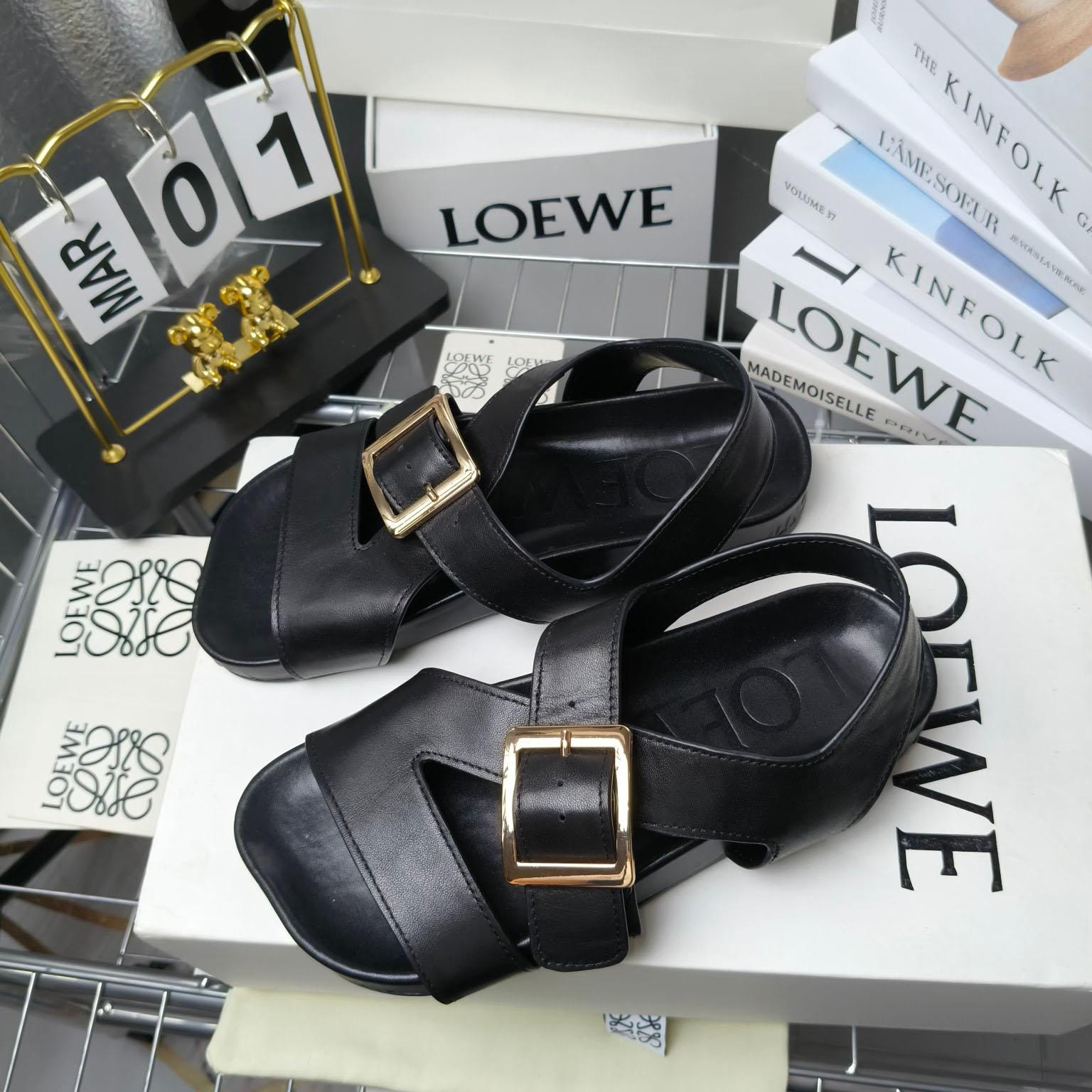 Loewe Ease Buckle Sandal In Vegetal Calfskin - 
