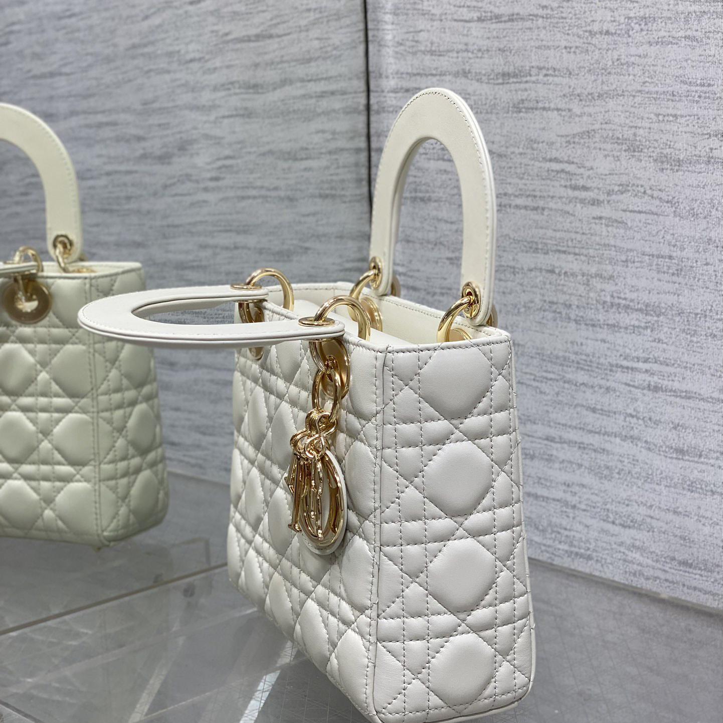 Dior Lady Dior Bag  （20*8*17cm） - 