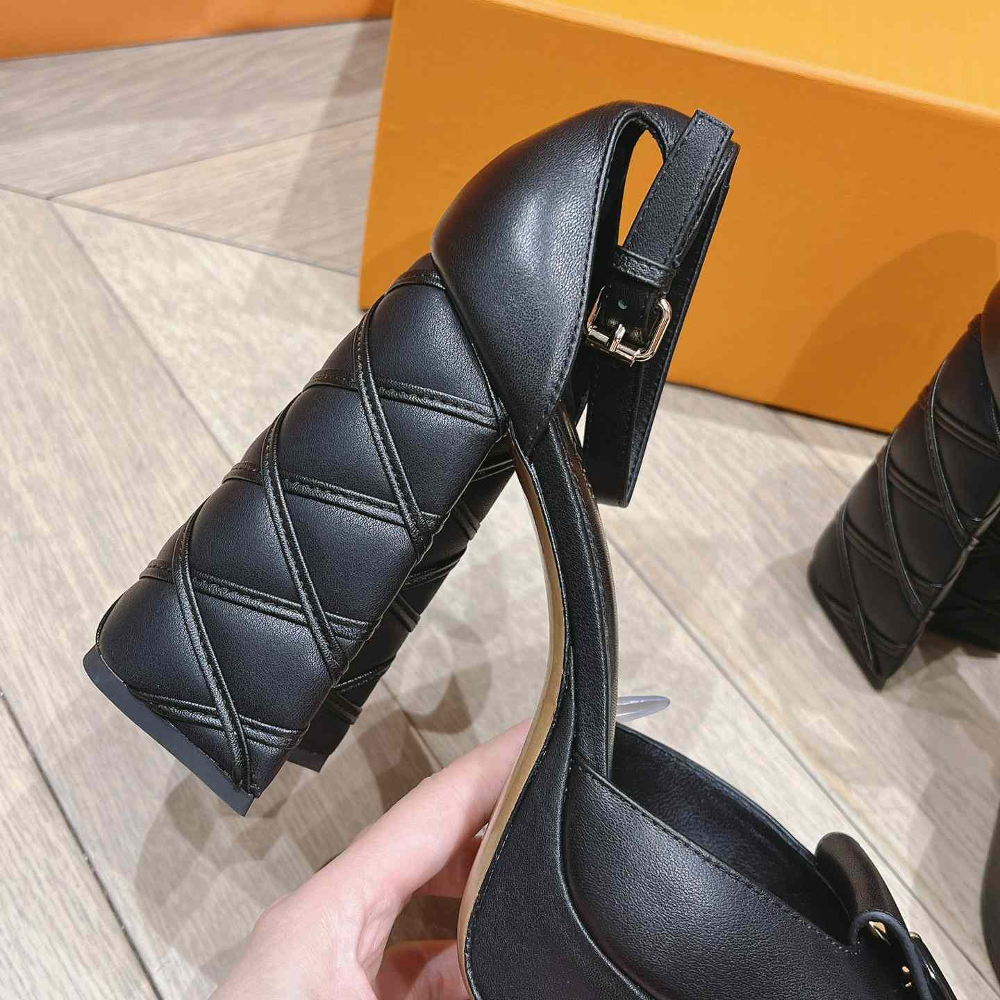 Louis Vuitton Shake Platform Pump  1ACMYU - 
