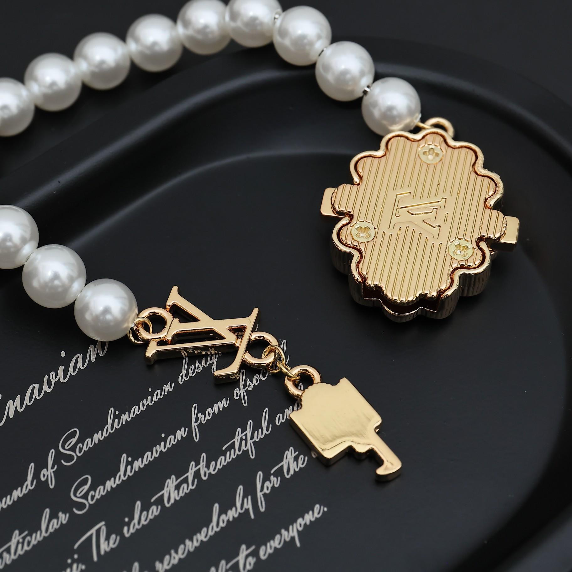 Louis Vuitton LV Dynasty Bracelet   M1497M - 