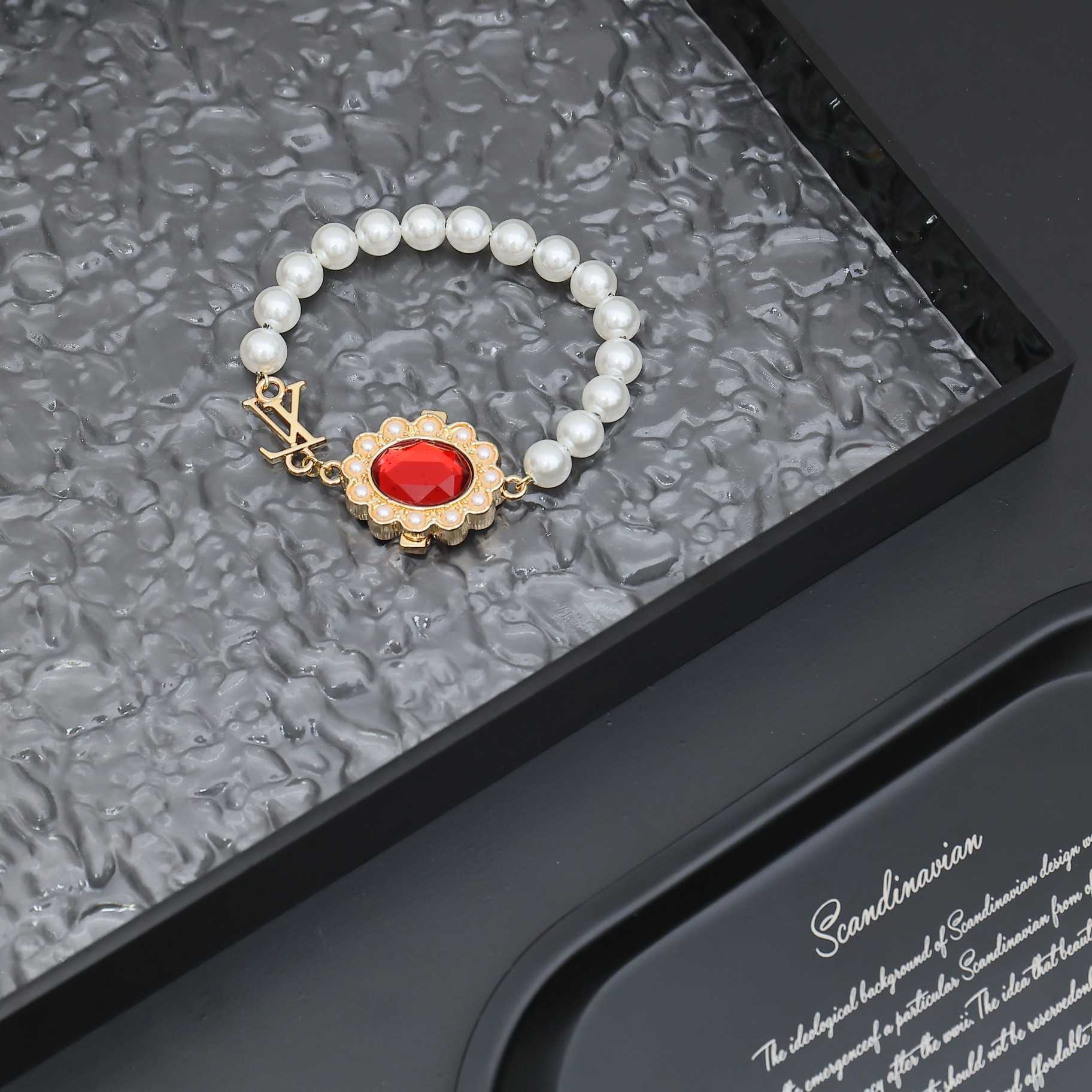 Louis Vuitton LV Dynasty Bracelet   M1497M - 