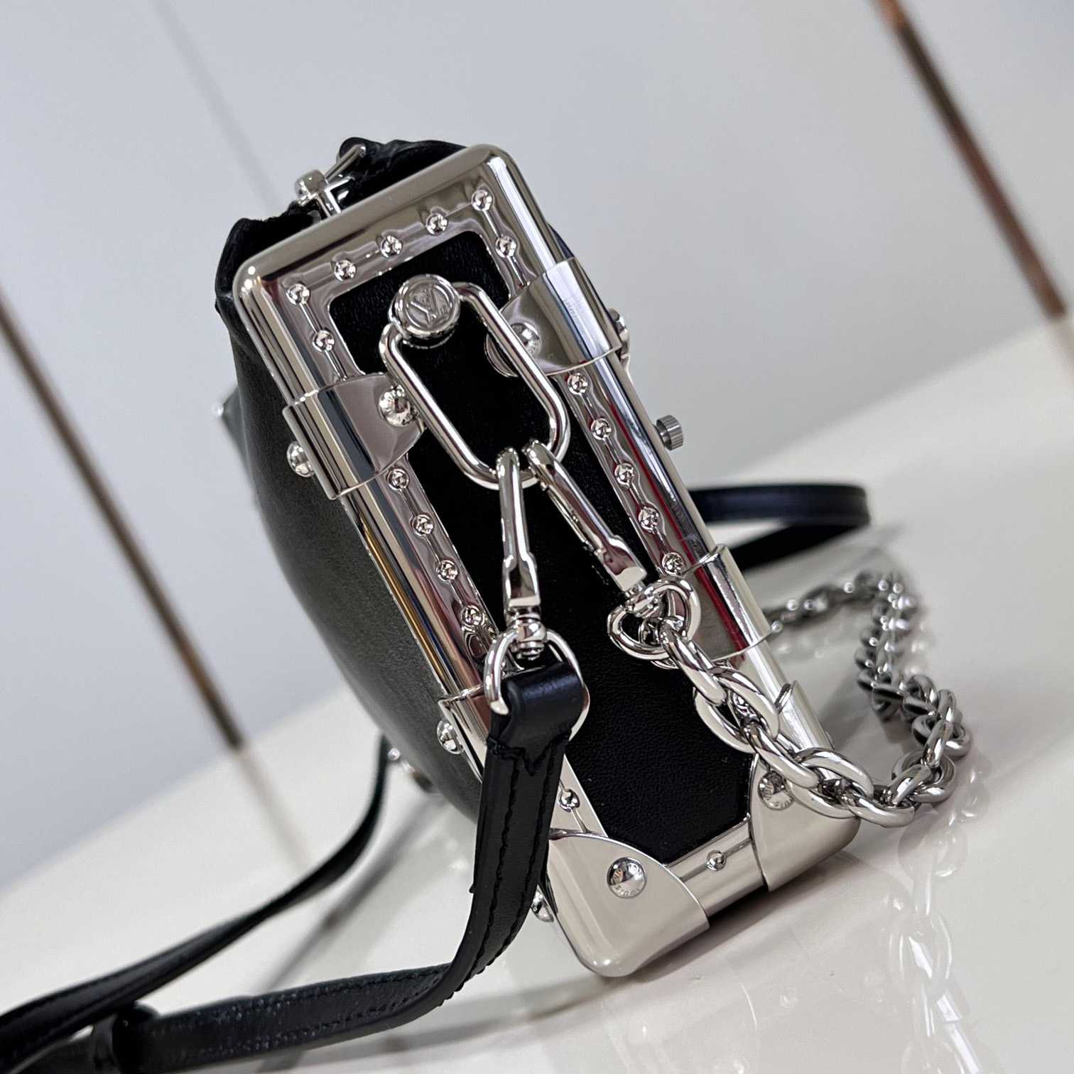 Louis Vuitton Slim Trunk  M25445 - 
