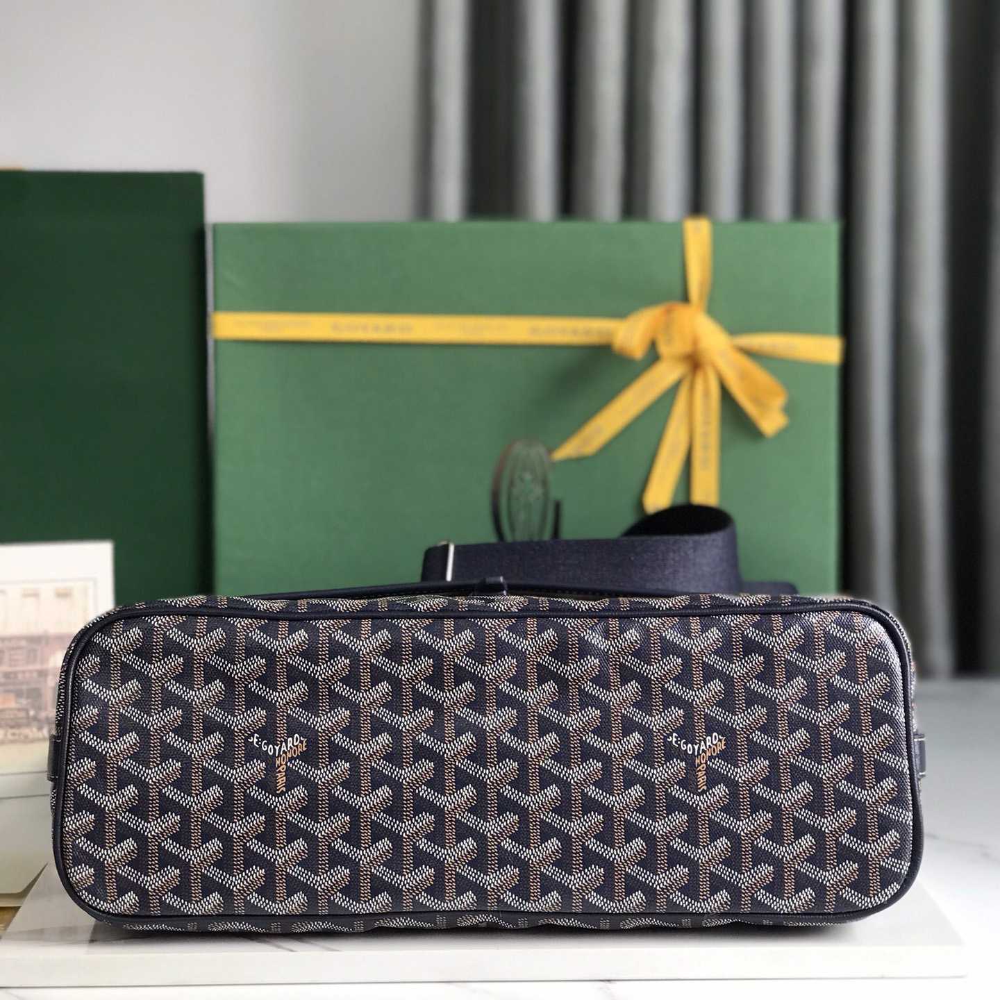 Goyard Messenger Bag - 