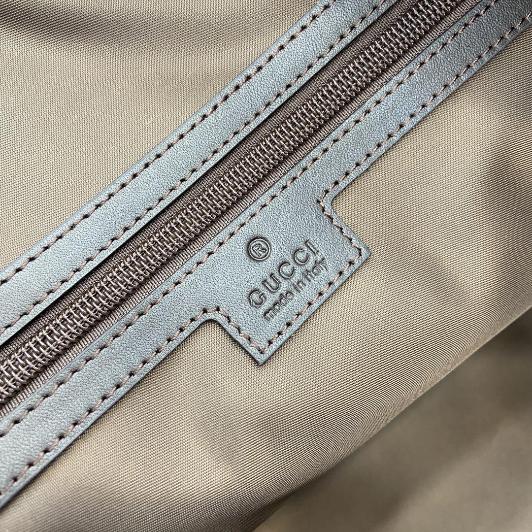 Gucci Medium GG Duffle Bag - 