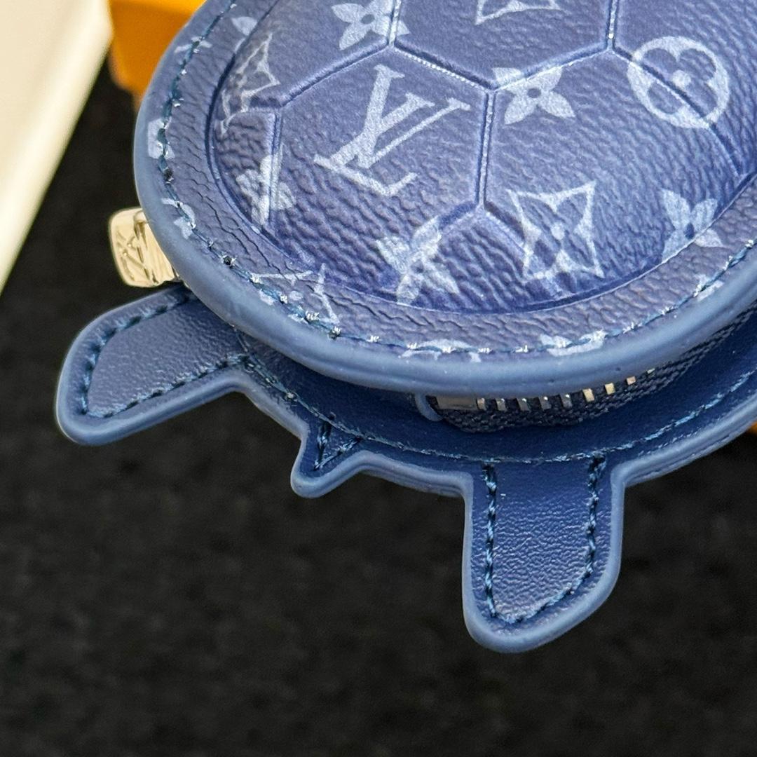 Louis Vuitton LV Turtle Pouch Bag Charm  M02047 - 