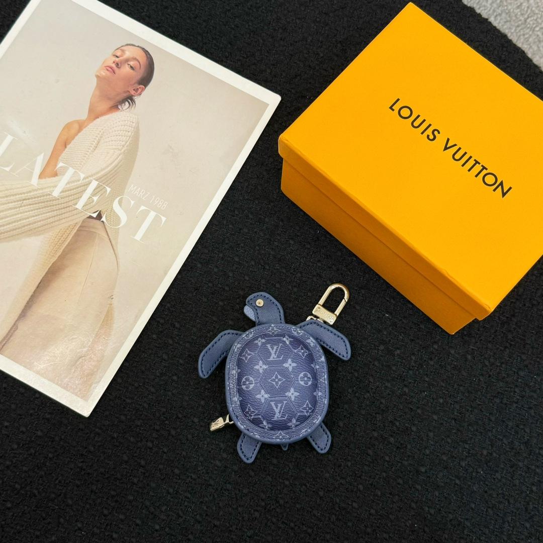 Louis Vuitton LV Turtle Pouch Bag Charm  M02047 - 