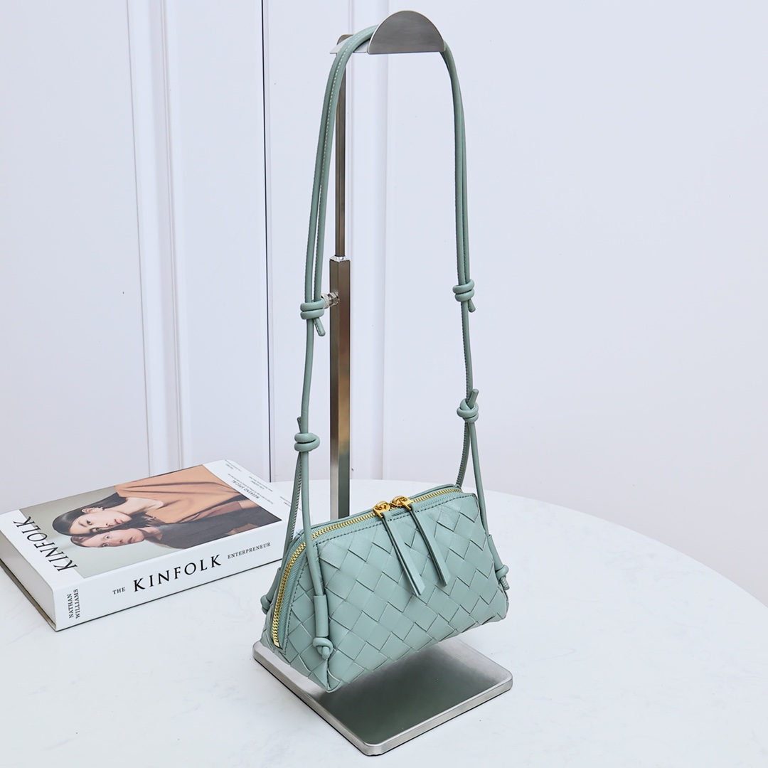 Bottega Veneta Intrecciato Concert Pouch   - 