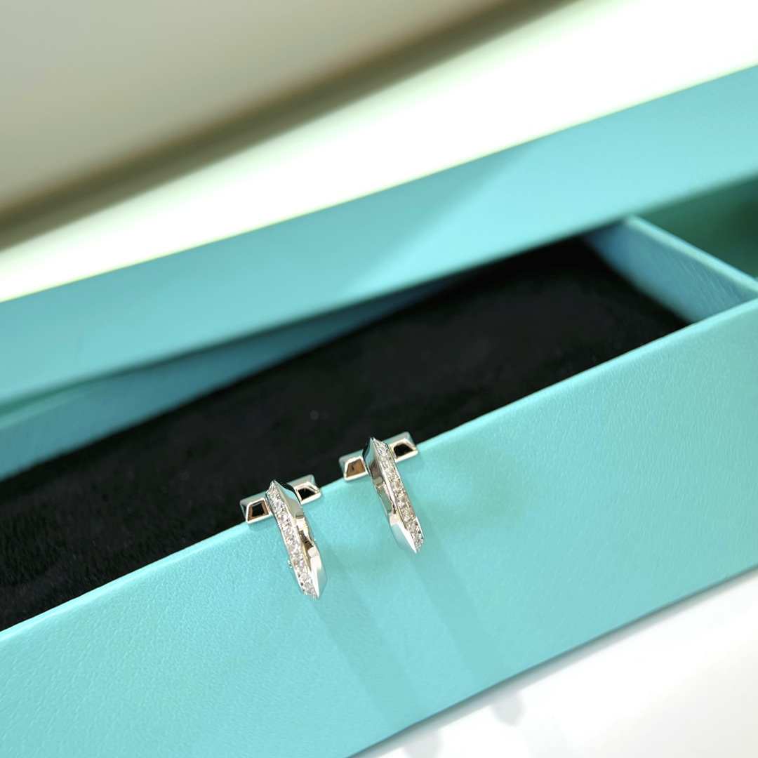 Tiffany & Co. White Gold Earrings - 