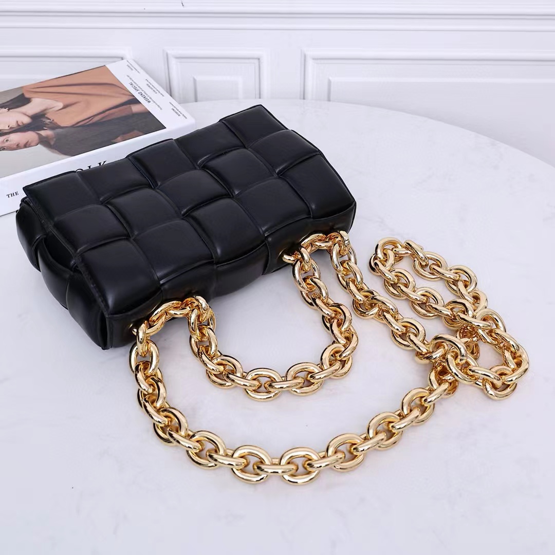 Bottega Veneta Chain Cassette （26*18*8CM） - 