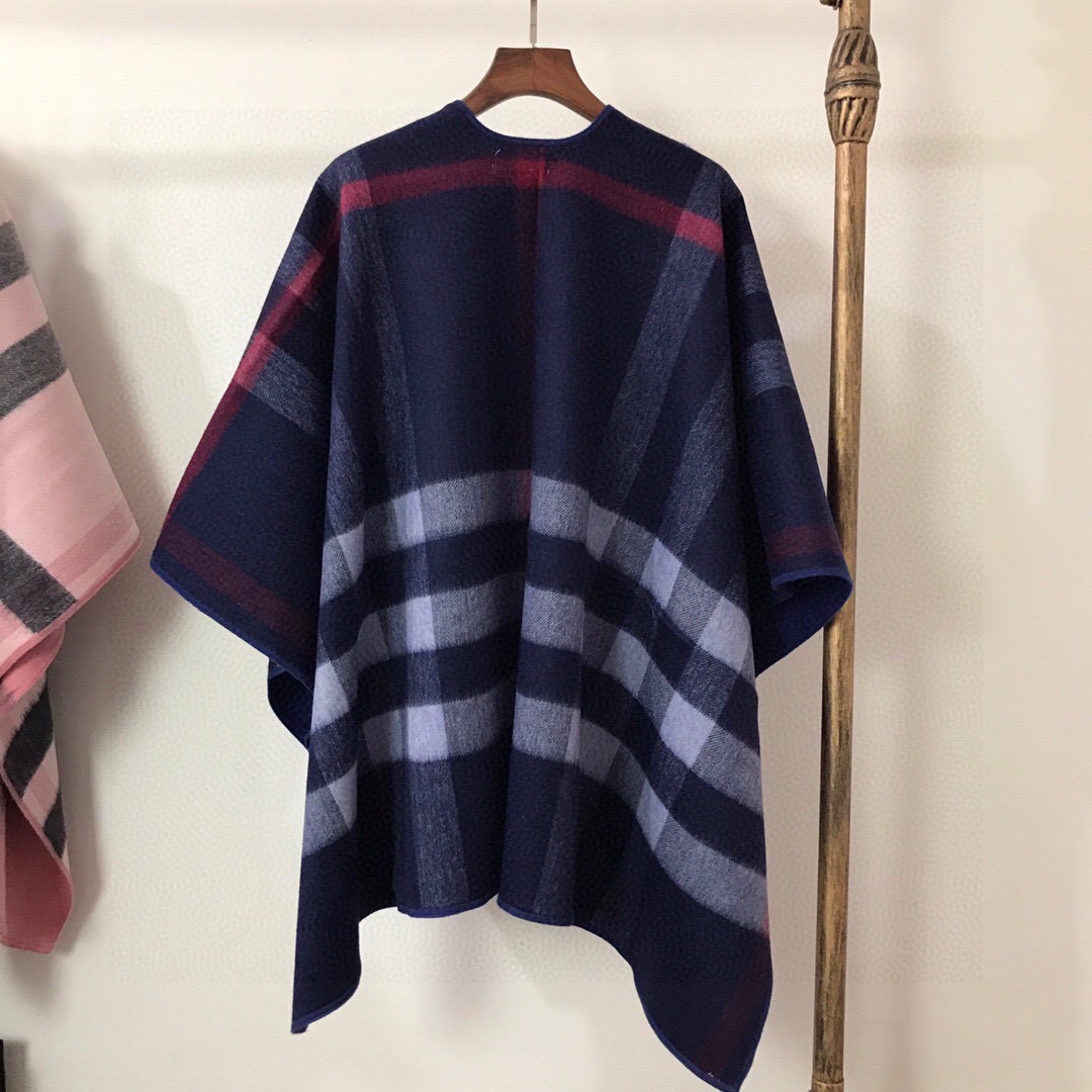 Burberry Charlotte Reversible Wool Felt Cape    140*140cm - 