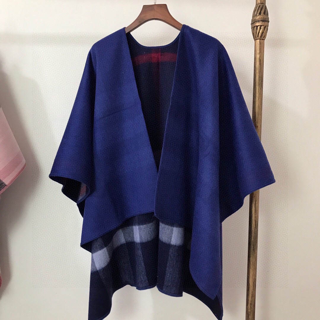 Burberry Charlotte Reversible Wool Felt Cape    140*140cm - 