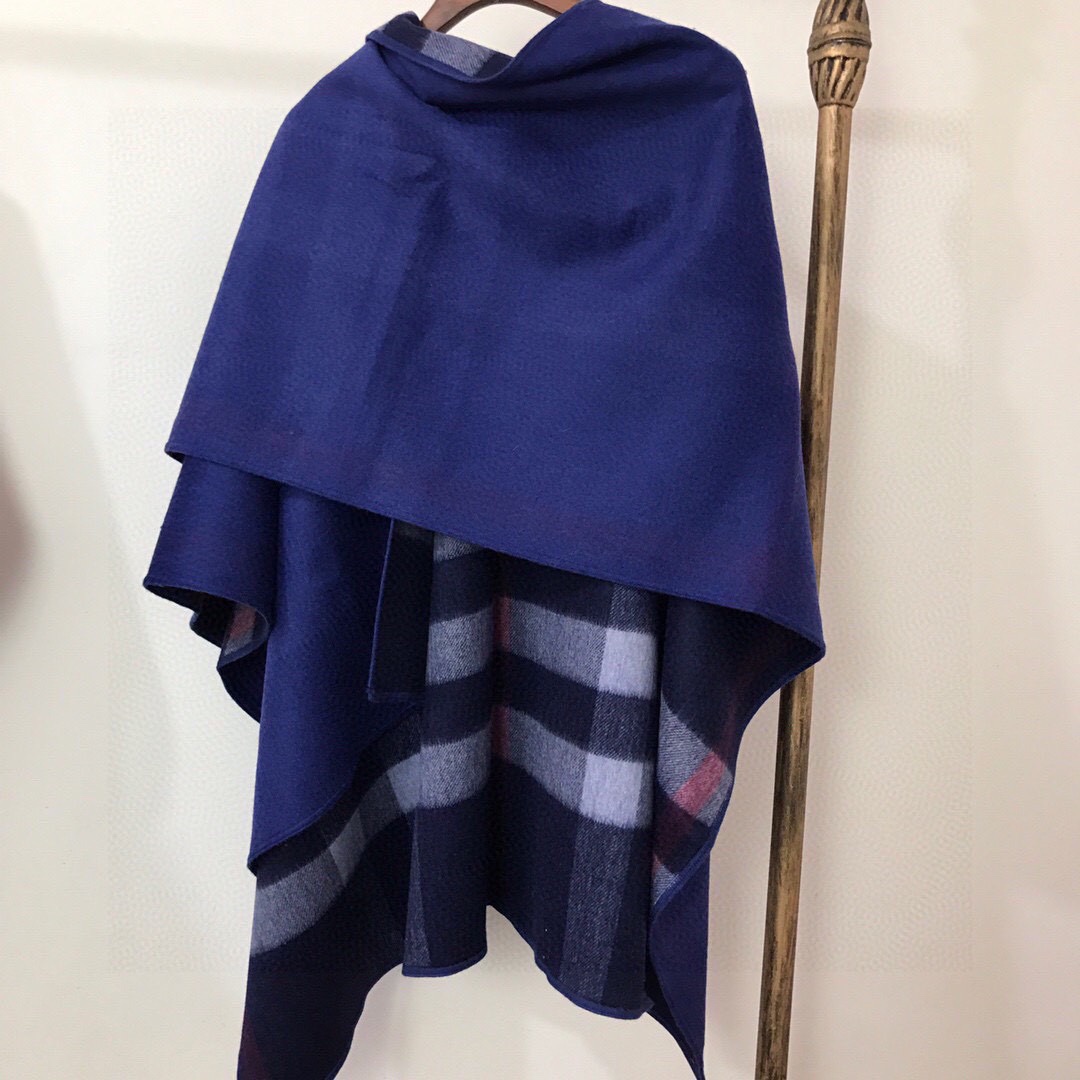Burberry Charlotte Reversible Wool Felt Cape    140*140cm - 