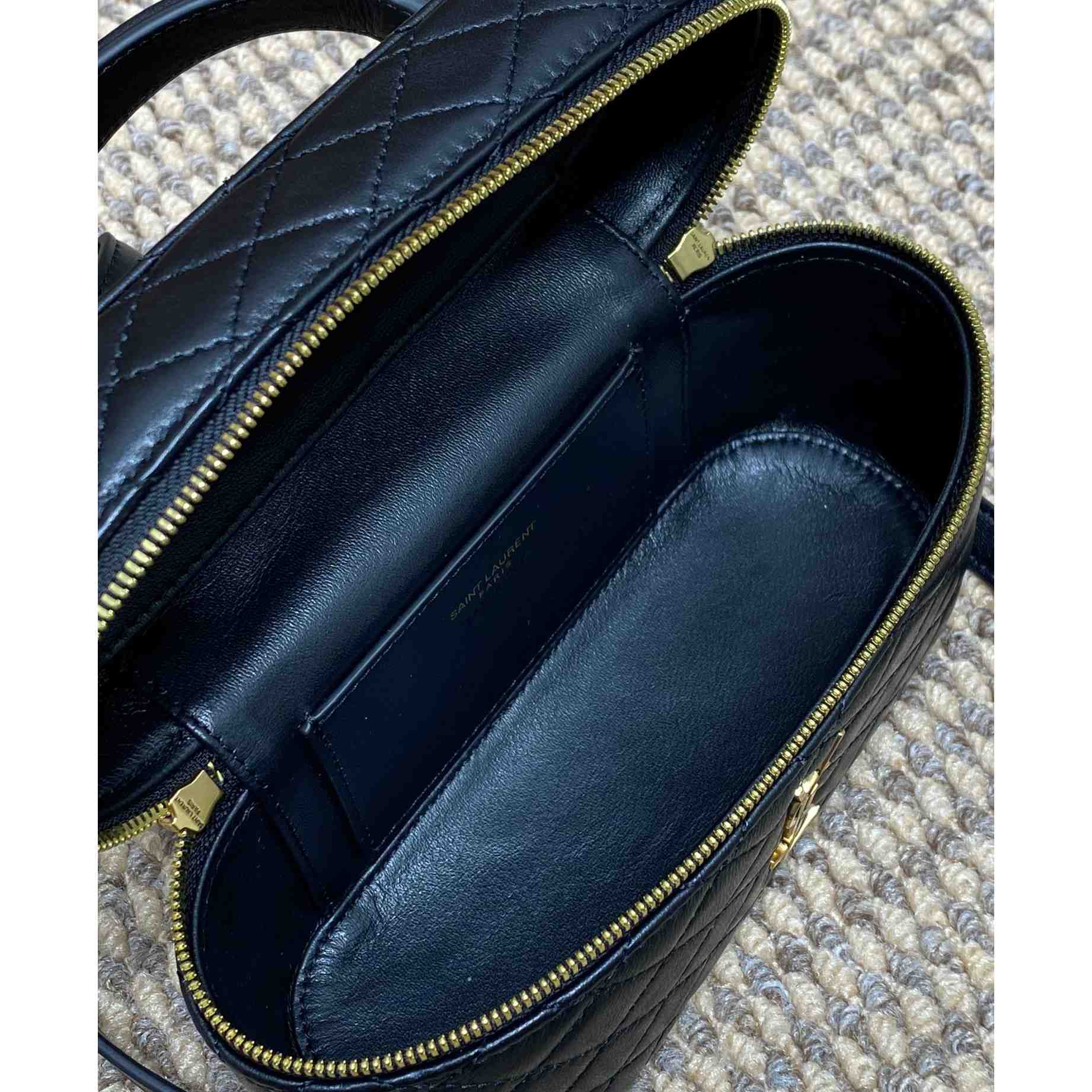 Saint Laurent Gaby Vanity Bag In Lambskin - 