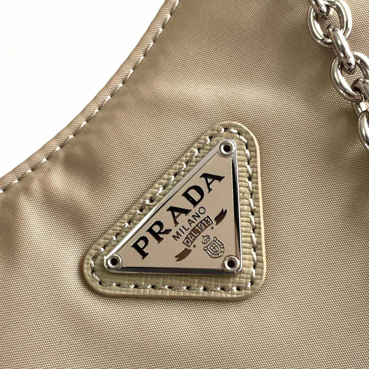 Prada Re-Edition 1995 Chaîne Re-Nylon Mini-bag - 