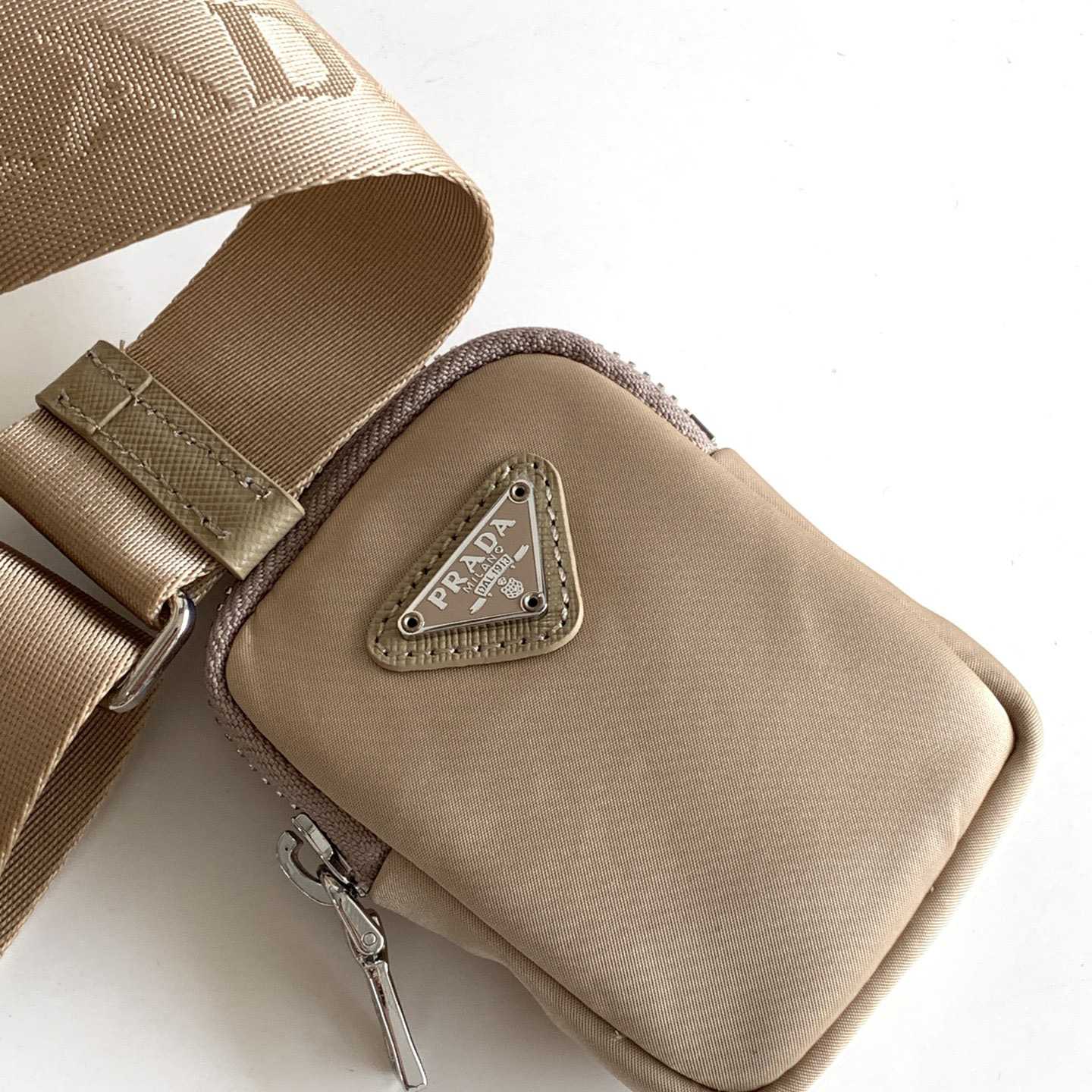 Prada Re-Edition 1995 Chaîne Re-Nylon Mini-bag - 