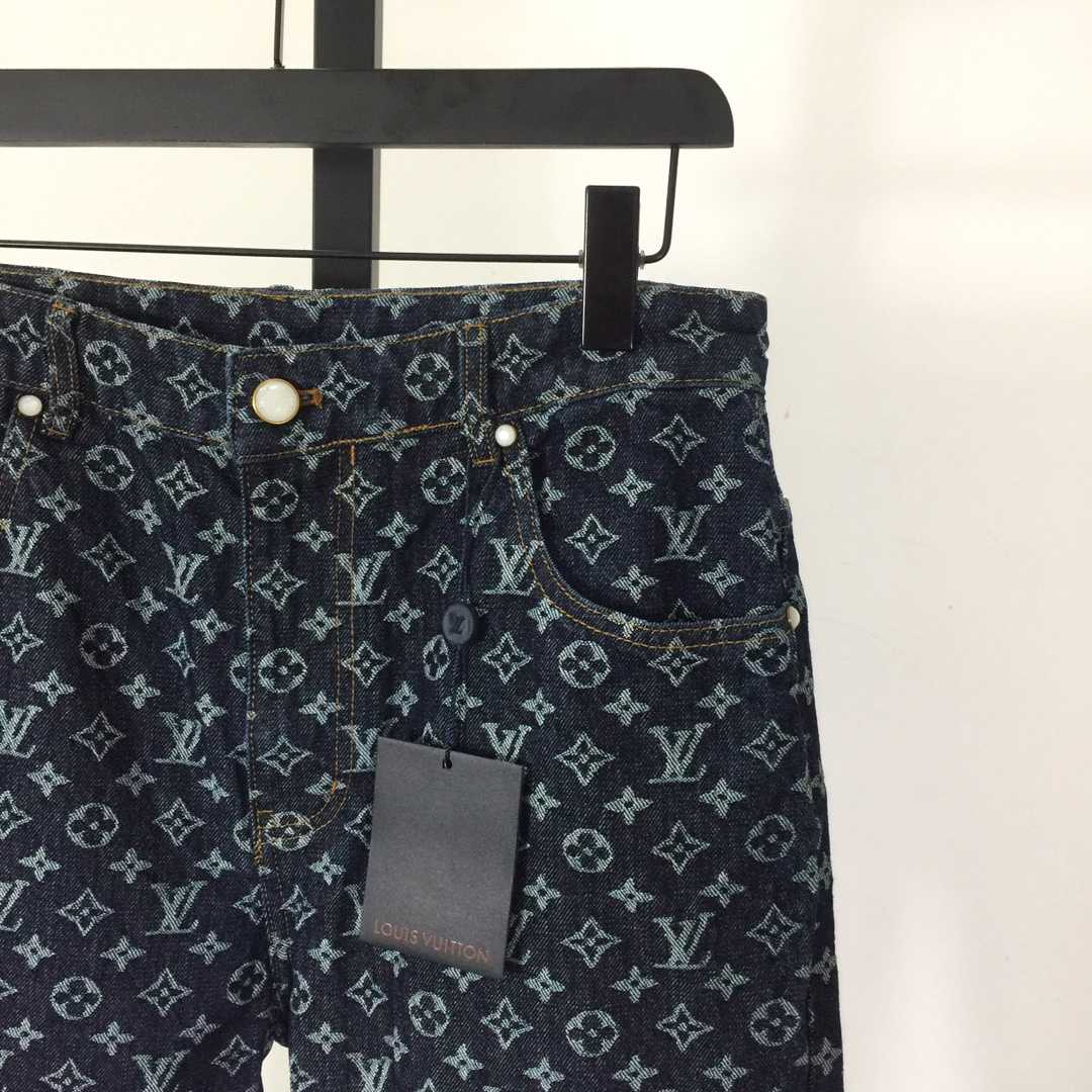 Louis Vuitton Monogram Jacquard Denim Skate Pants  1AFX30 - DesignerGu
