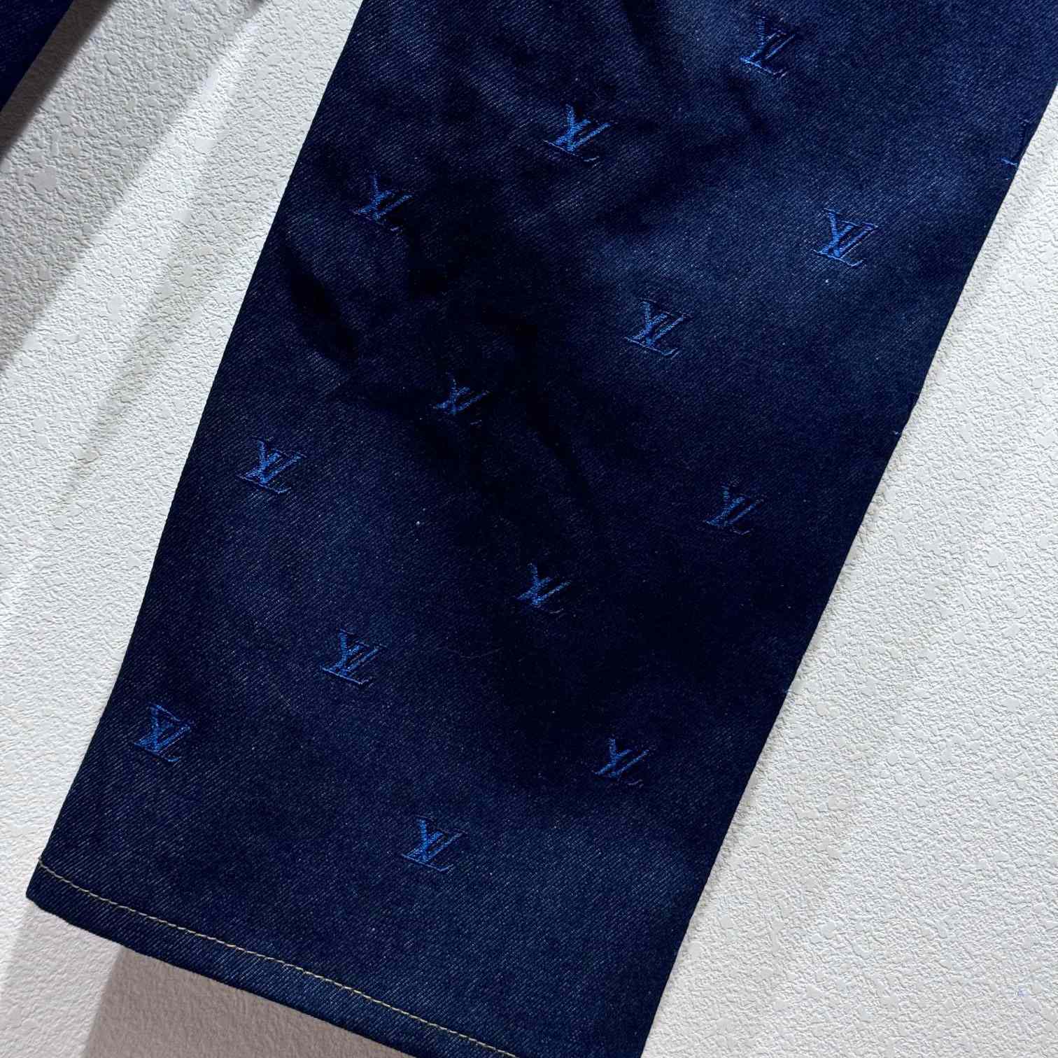Louis Vuitton LV Blason Embroidered Denim Pants    1AFY23 - 