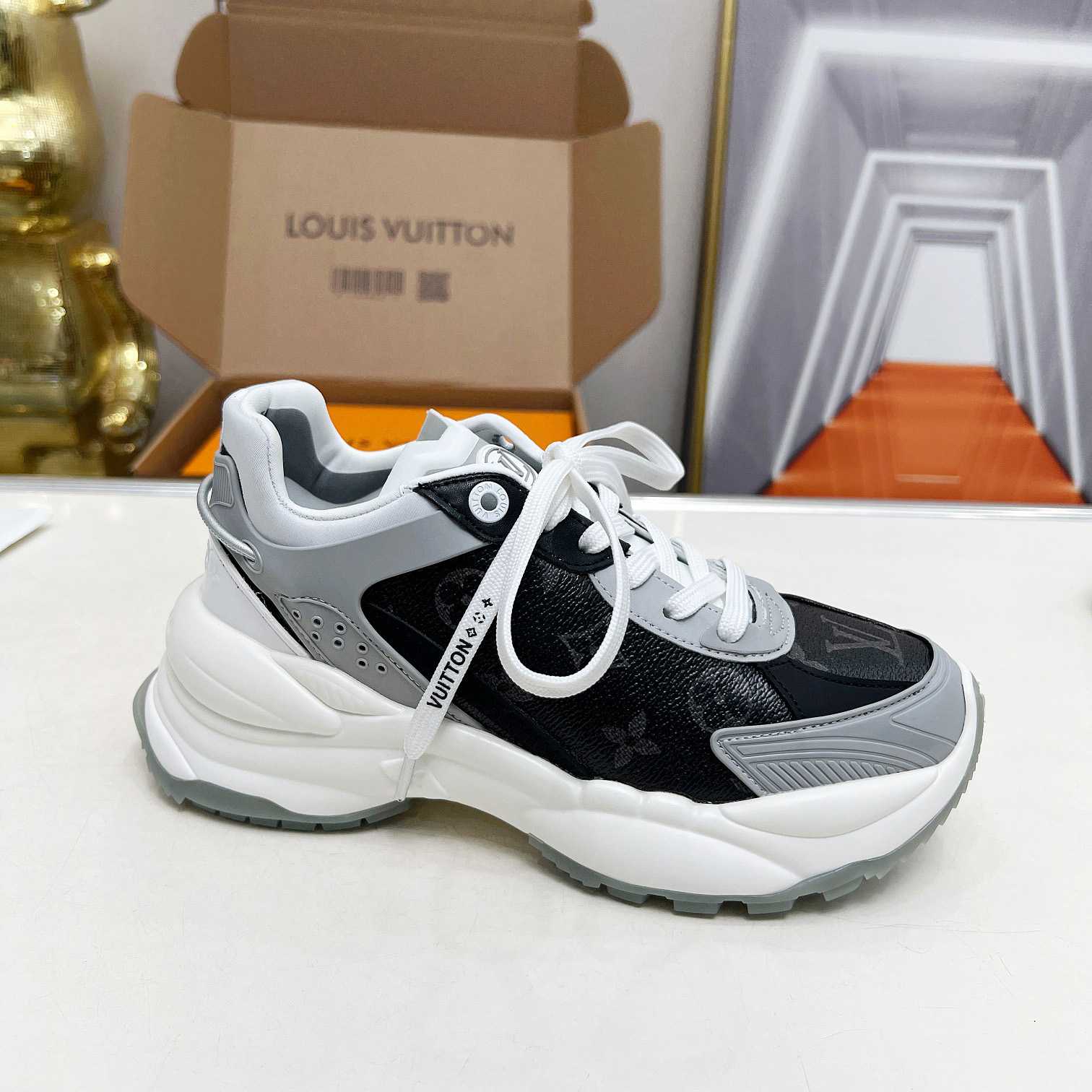 Louis Vuitton Run 55 Sneaker        1AD2MR - 