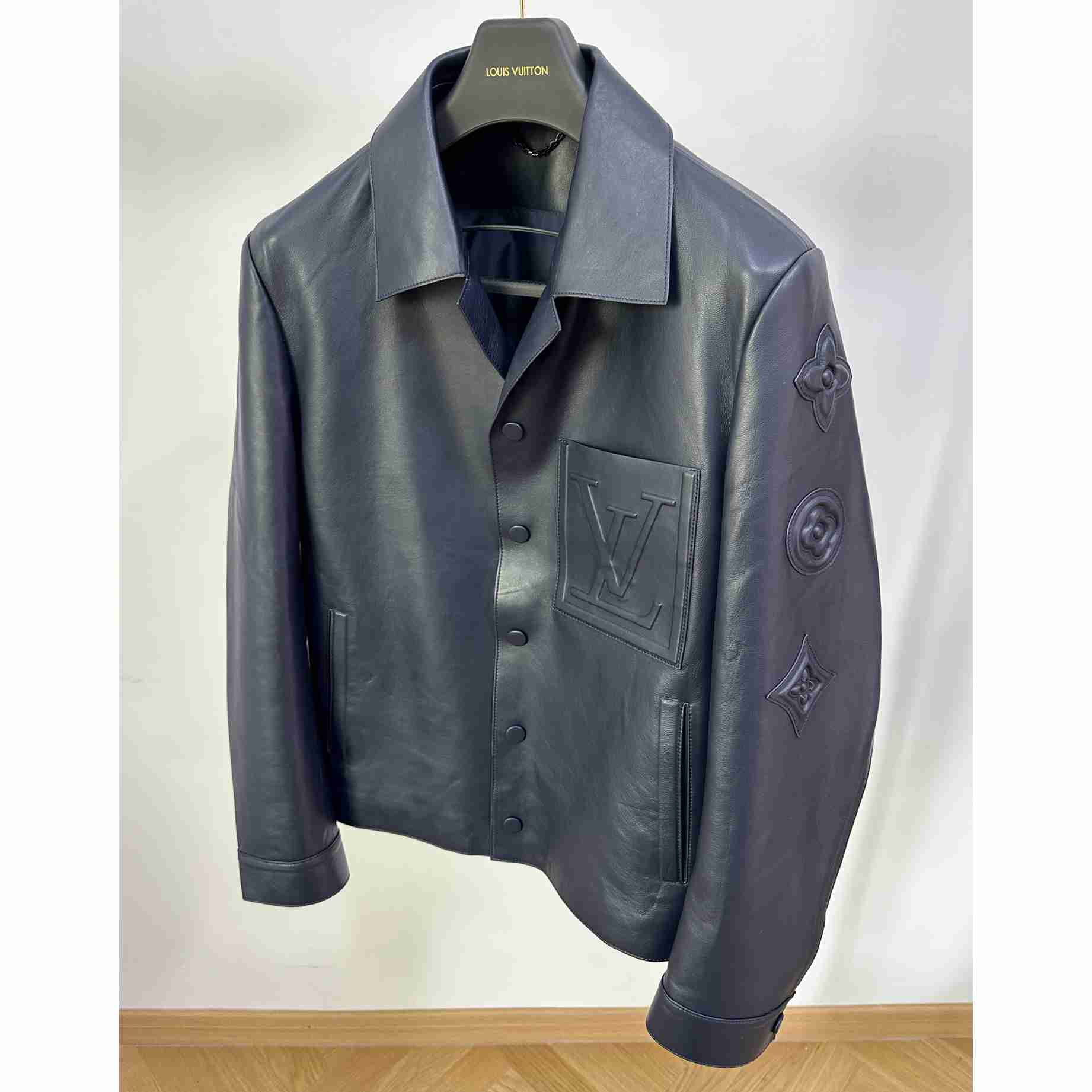 Louis Vuitton Chic Leather Blouson With 3D Details   1AFVPT - 