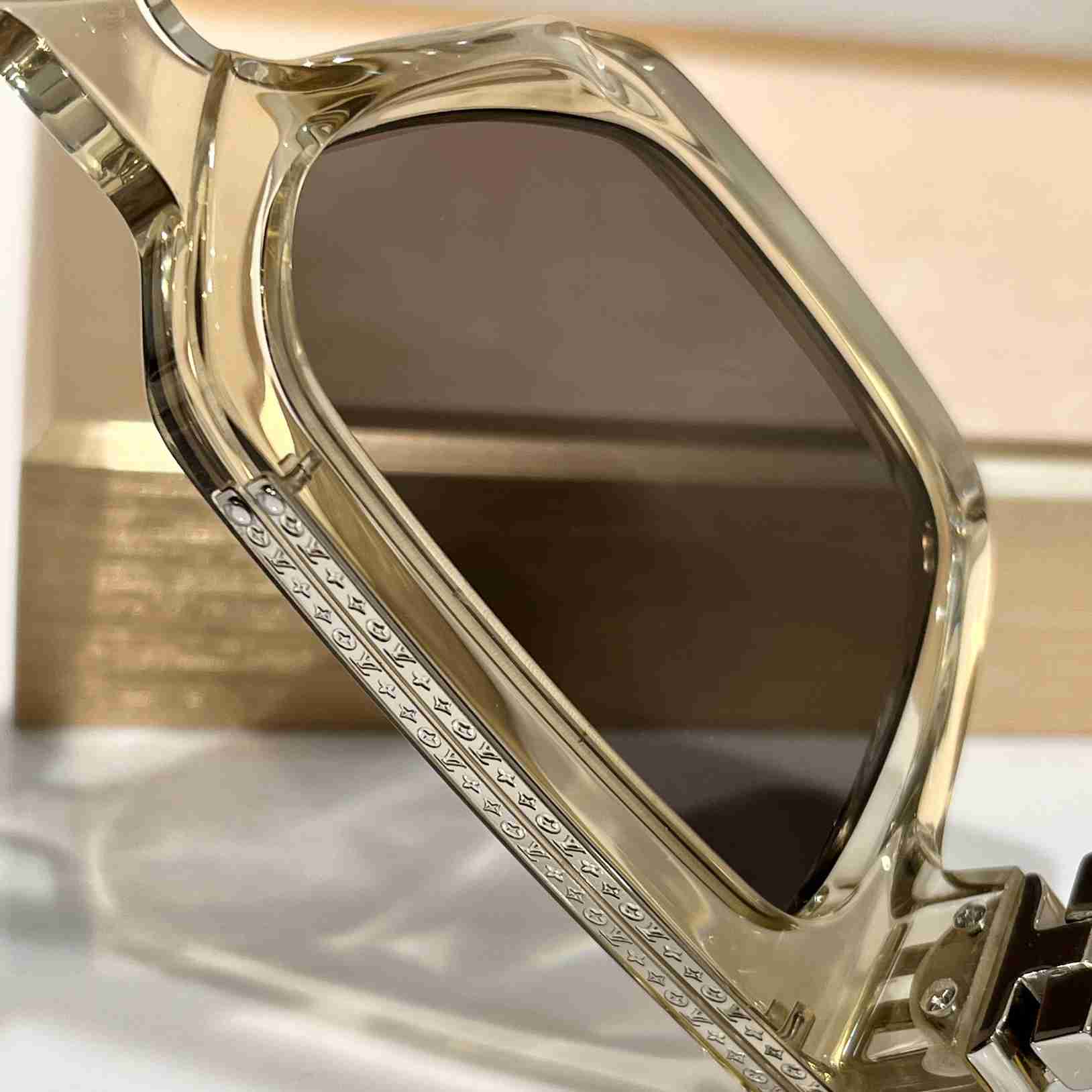 Louis Vuitton 1.1 Millionaires Square Sunglasses  LV96006 - 