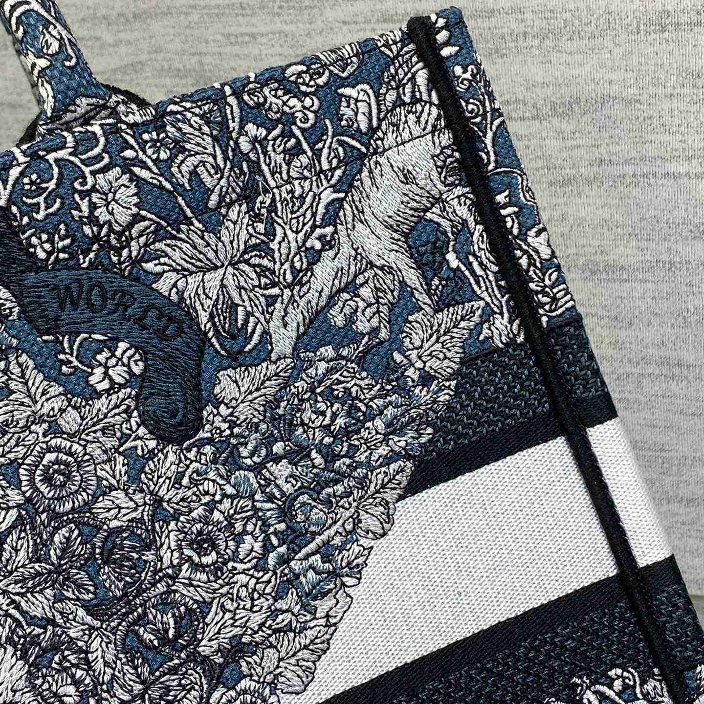 Dior Medium Dior Book Tote    - 
