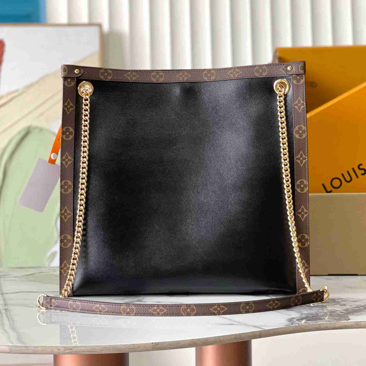 Louis Vuitton Nova MM  M13137 - 